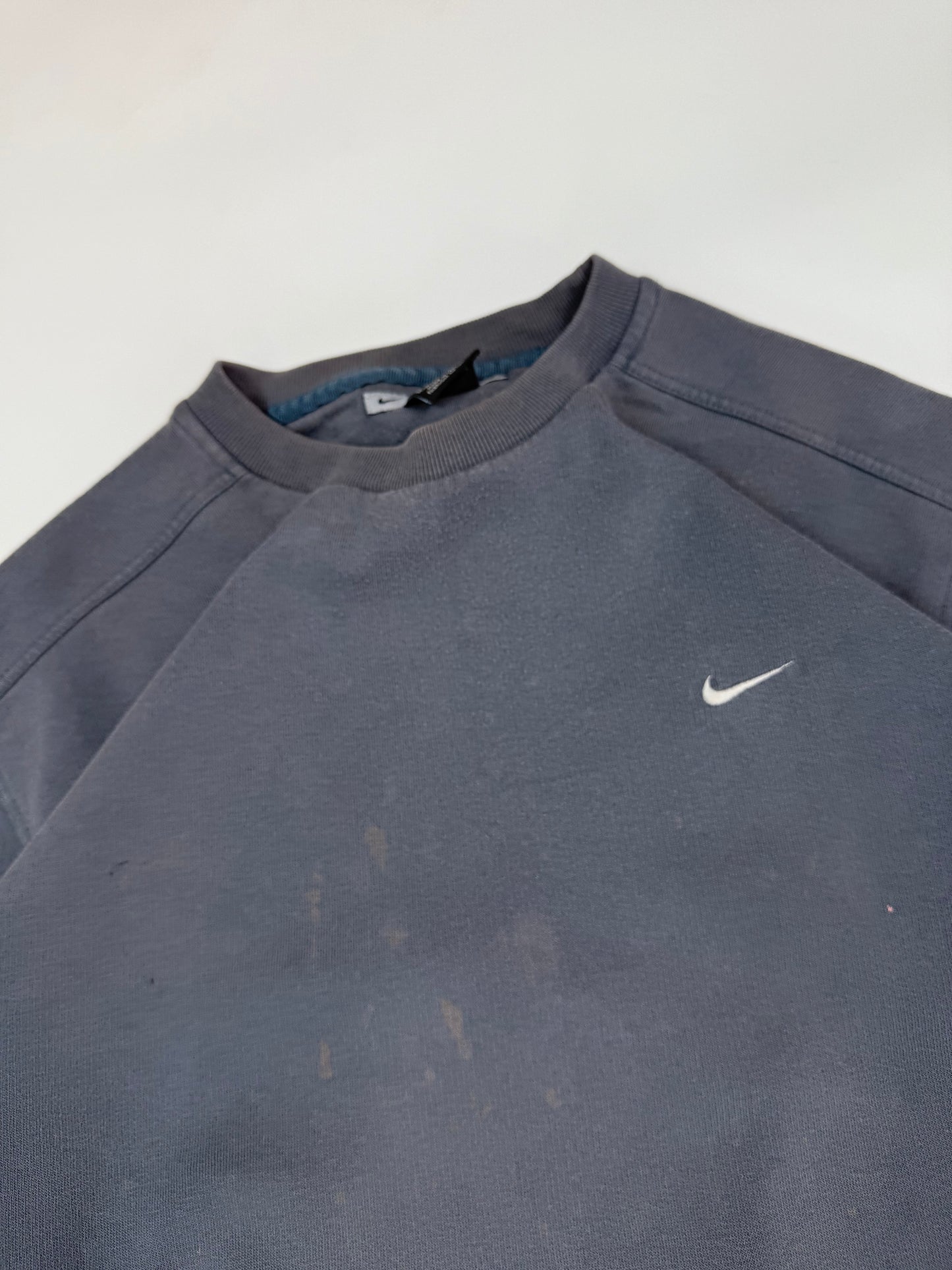 Vintage Nike mini swoosh sweatshirt (M)
