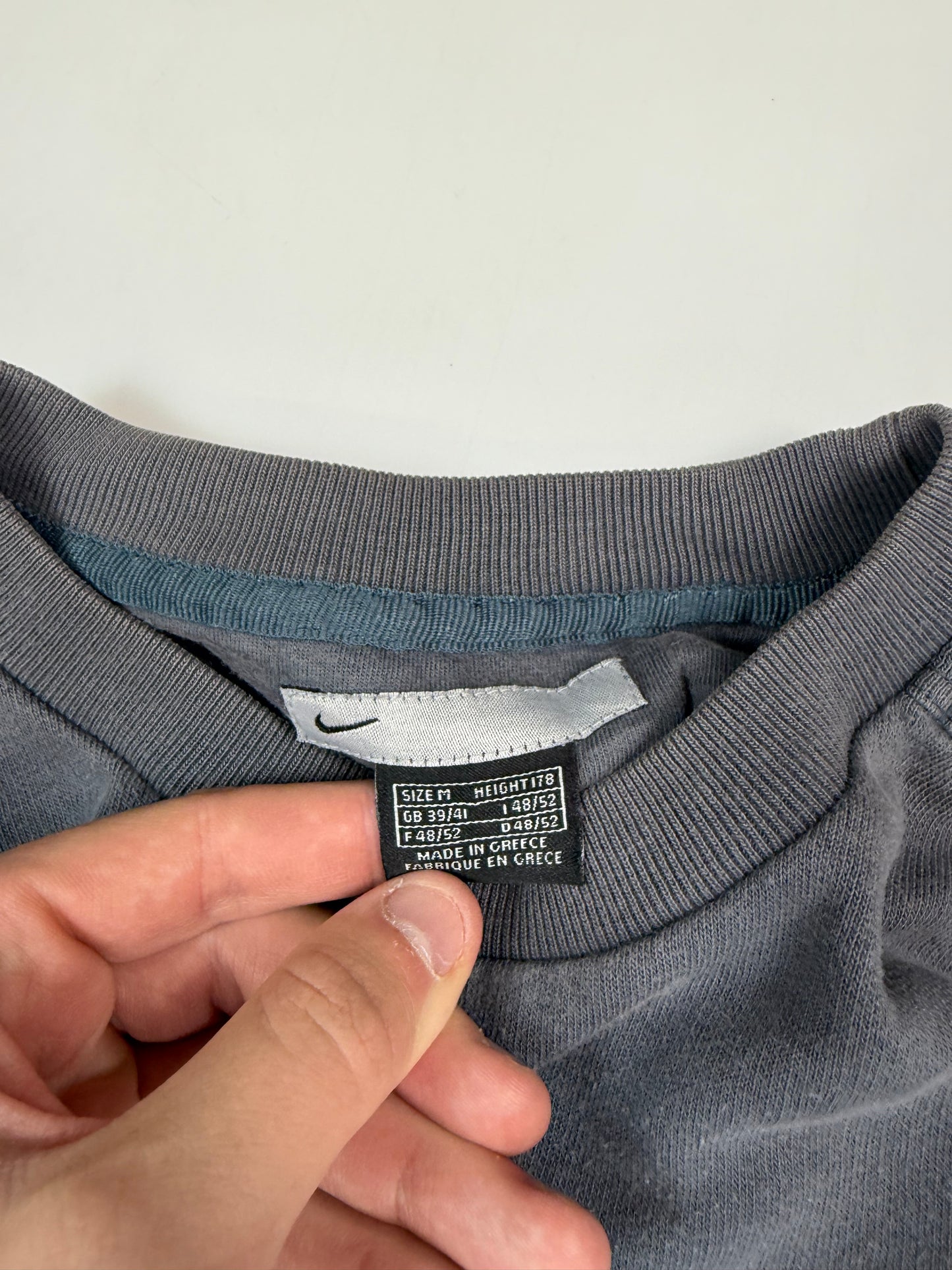 Vintage Nike mini swoosh sweatshirt (M)