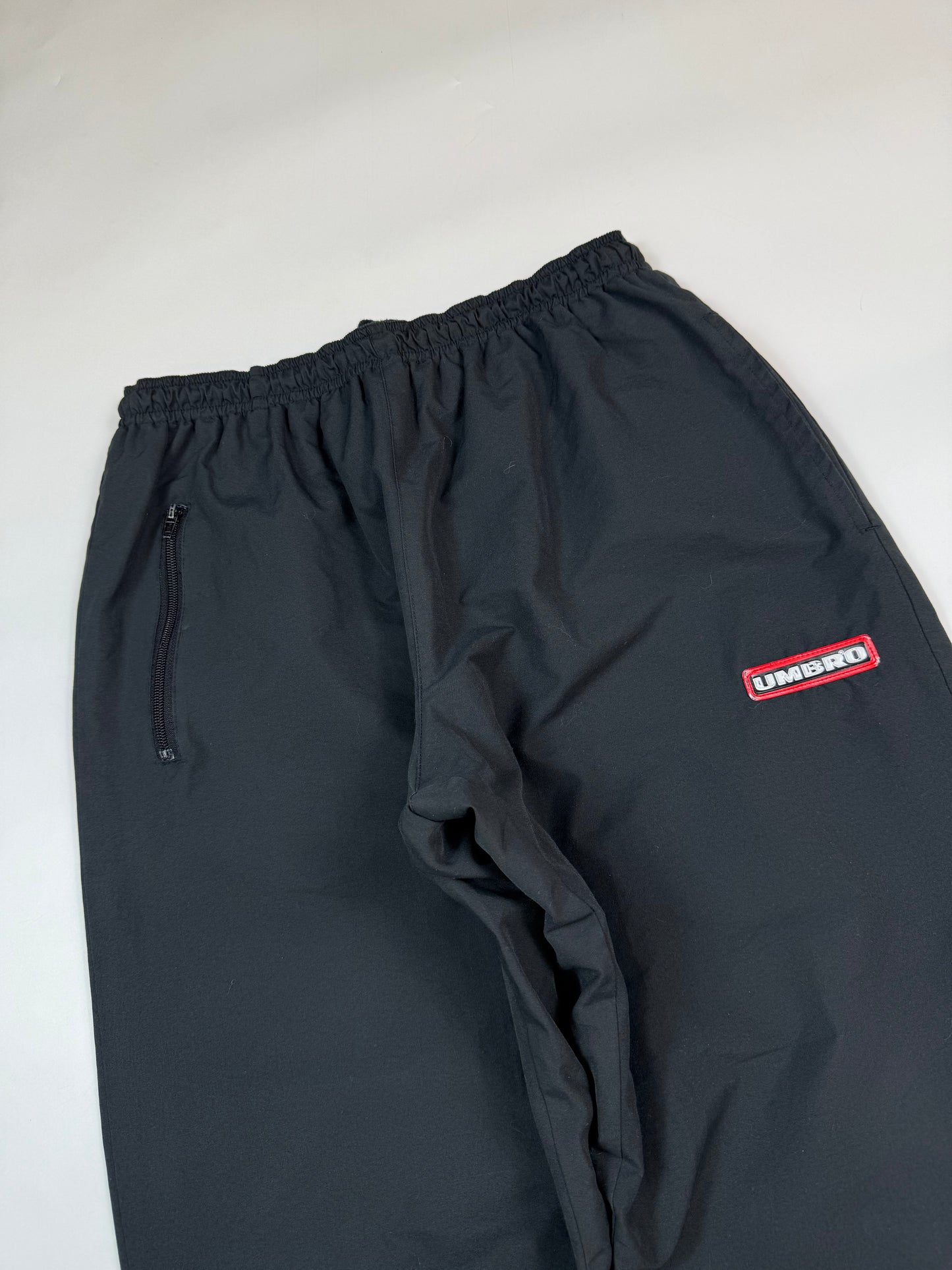Vintage 90s Umbro baggy track pants (M)