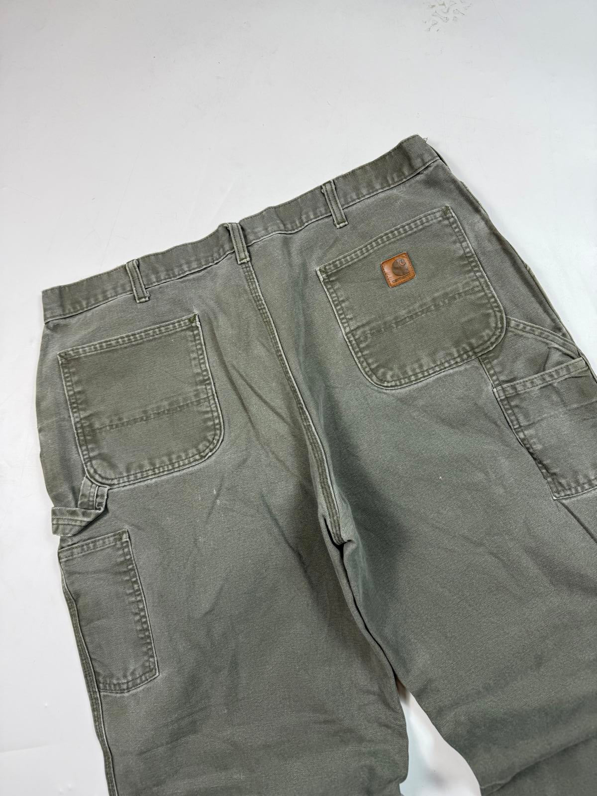 Vintage Carhartt baggy carpenter pants (W38)