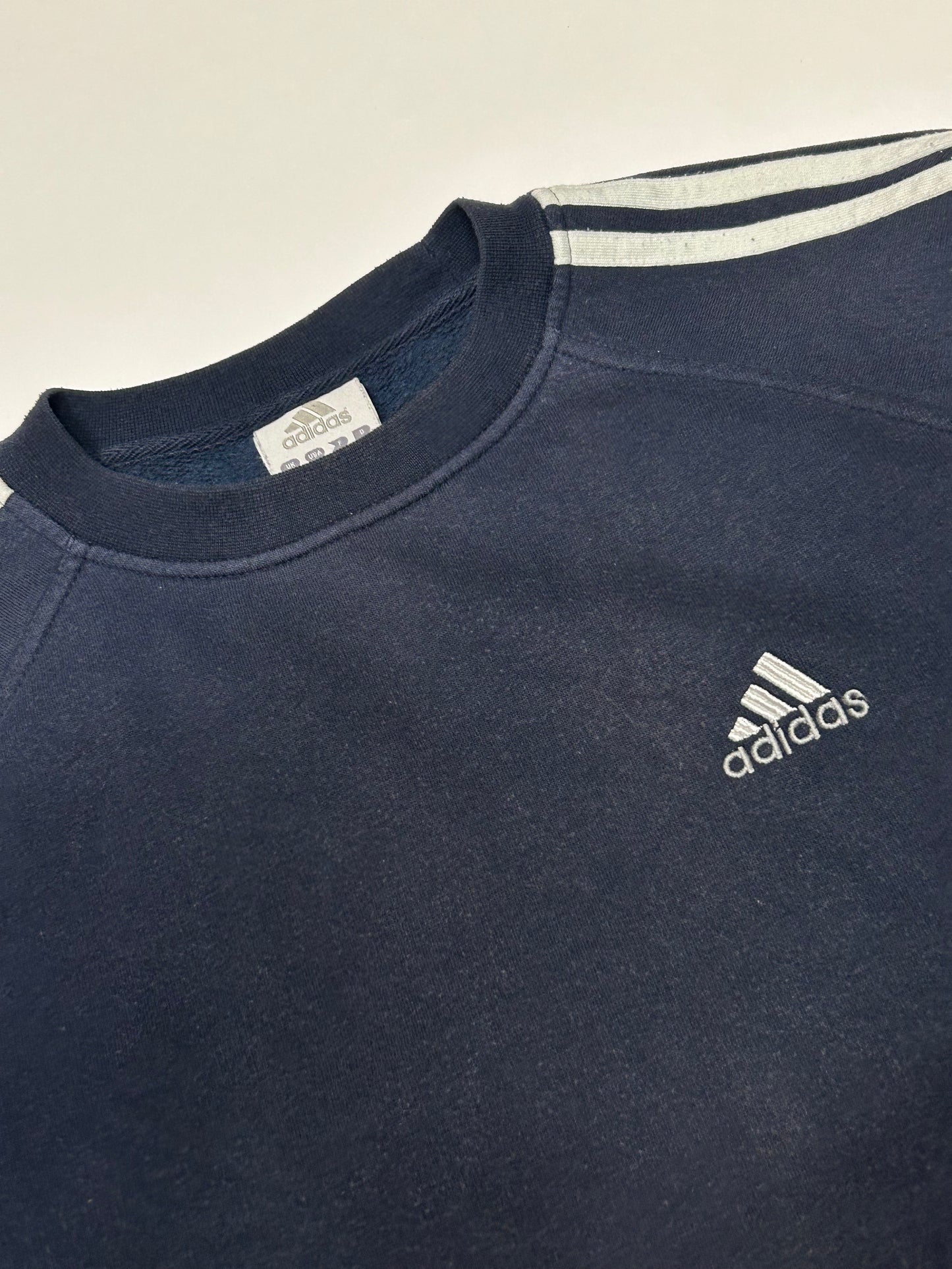 Vintage Adidas small logo sweatshirt (M)