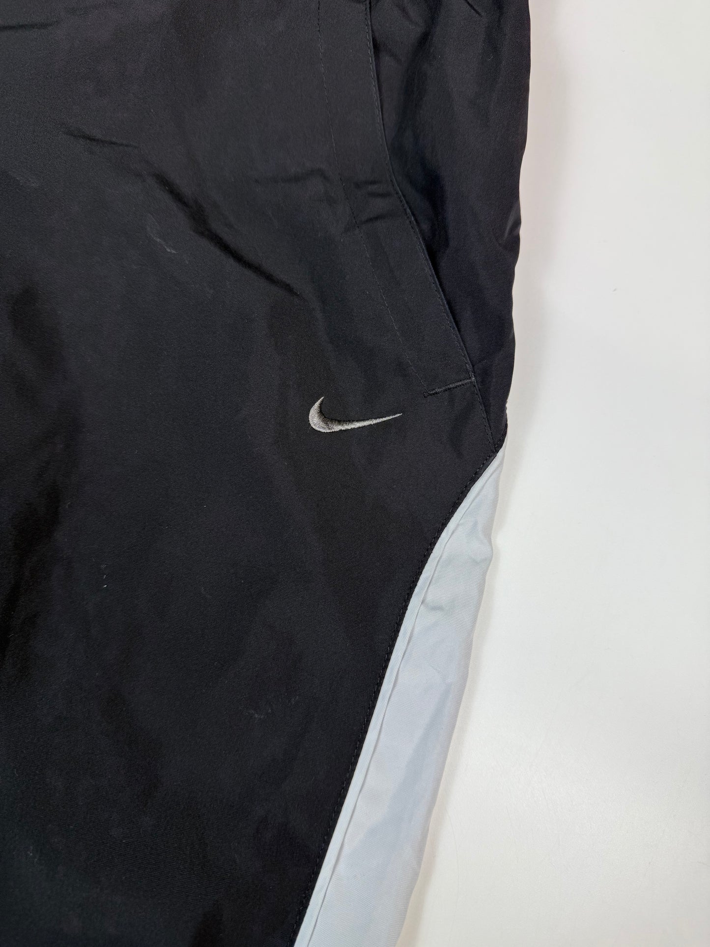 Vintage Nike baggy track pants (M)
