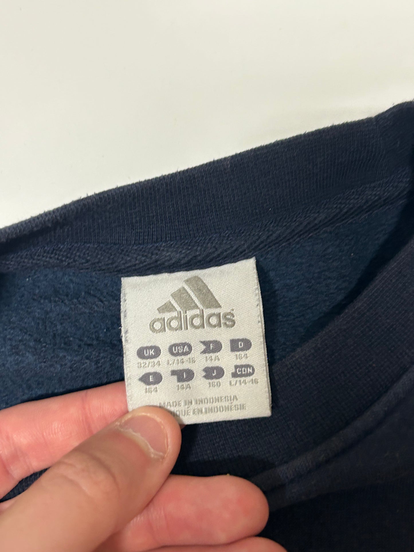 Vintage Adidas small logo sweatshirt (M)