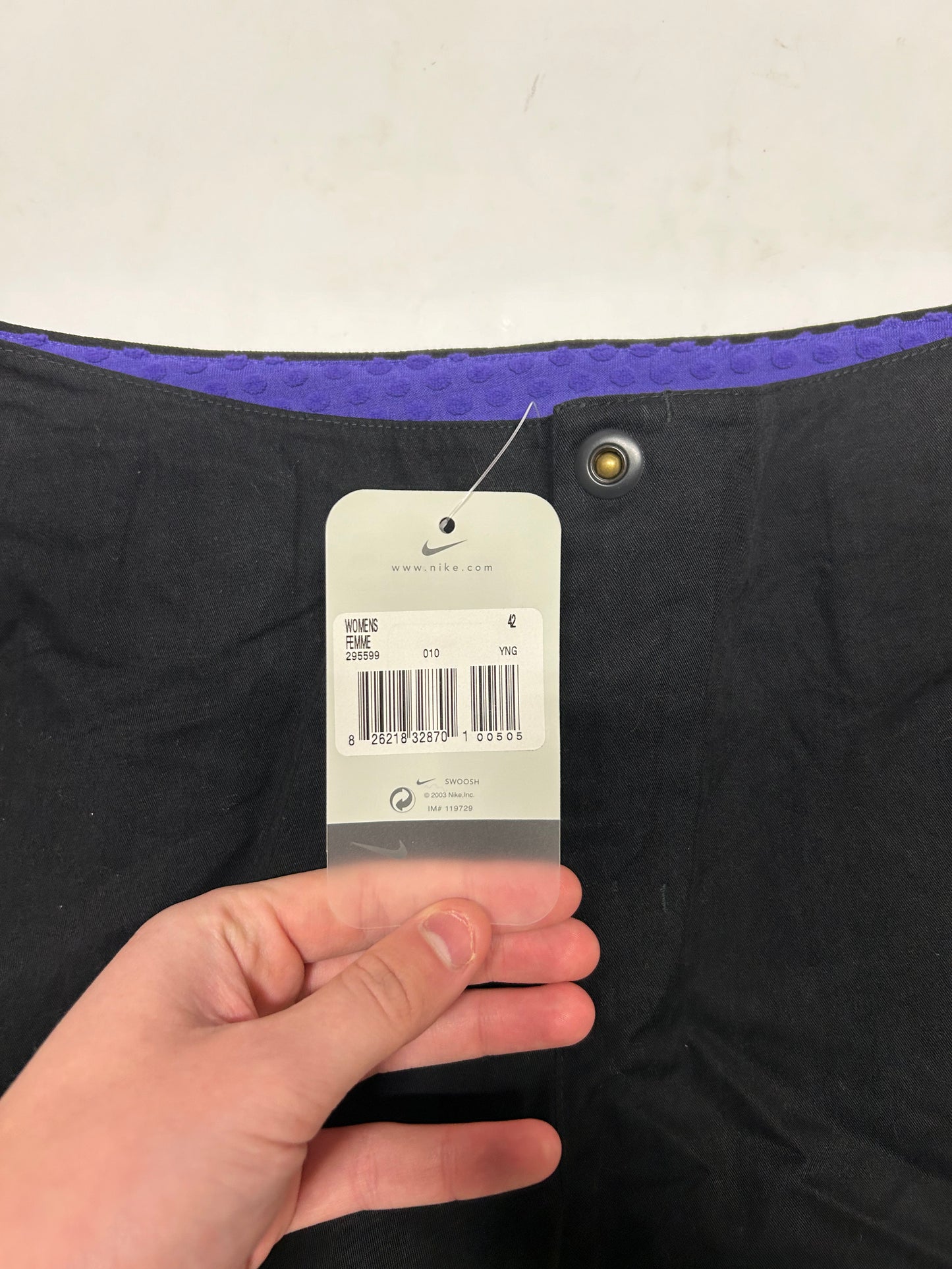 Vintage BNWT Nike trousers (W32)