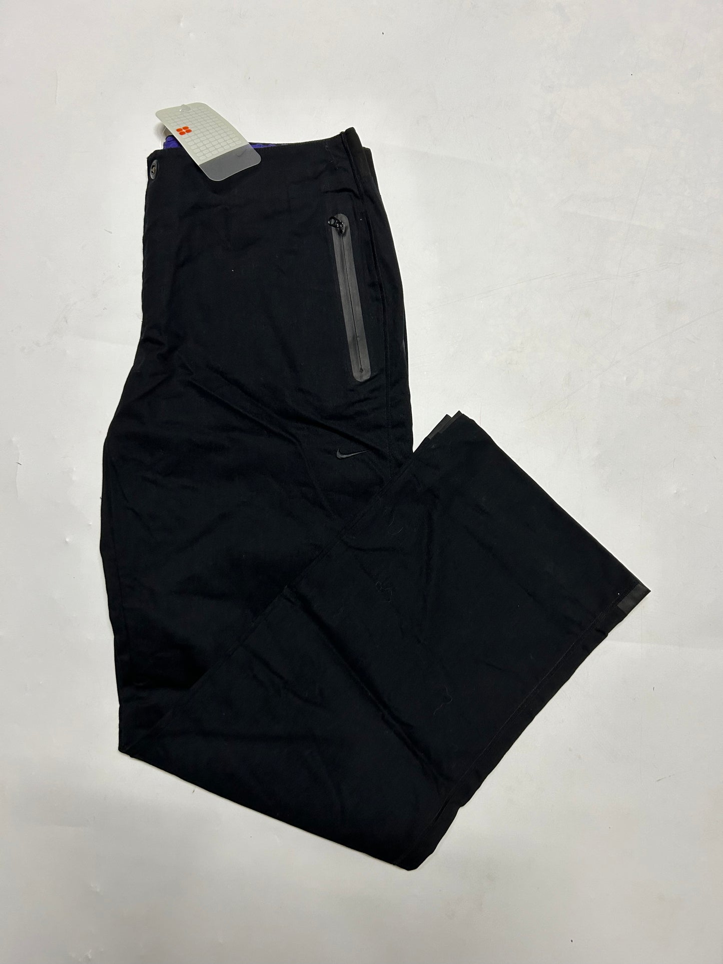 Vintage BNWT Nike trousers (W32)
