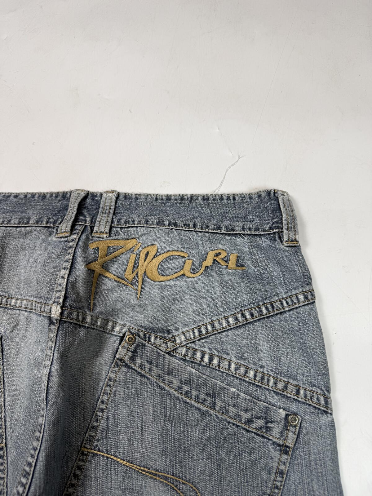 Vintage Y2K Ripcurl surfwear hip hop jorts (W36)