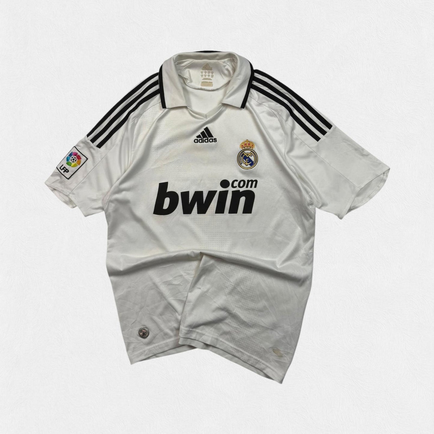 Vintage Real Madrid 2008/09 Adidas home football shirt (M)