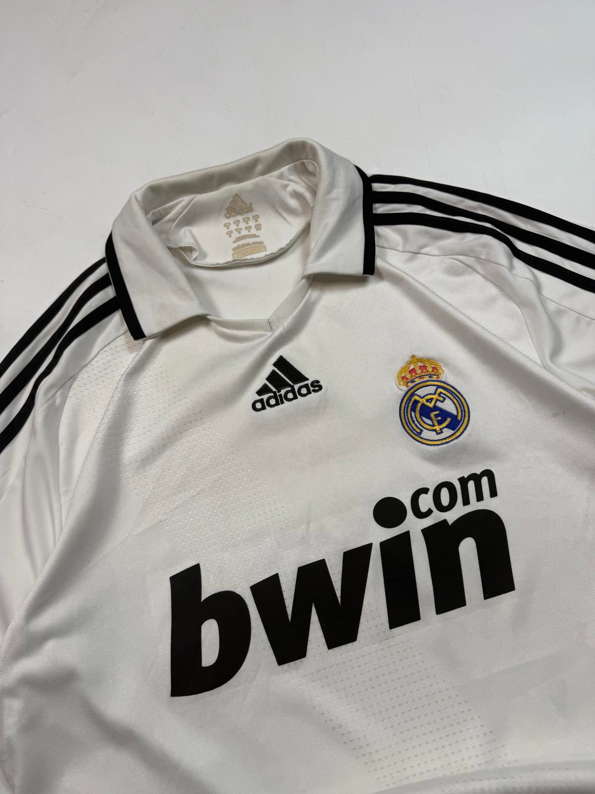 Vintage Real Madrid 2008/09 Adidas home football shirt (M)