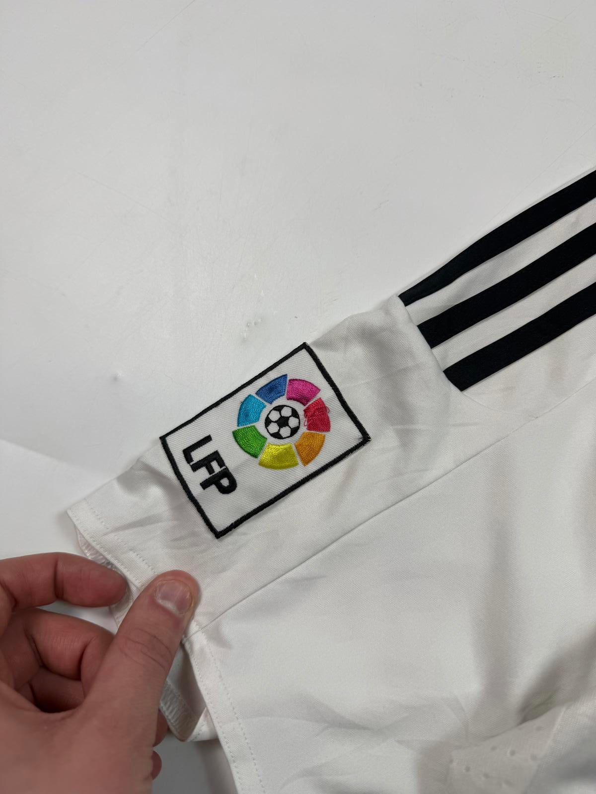 Vintage Real Madrid 2008/09 Adidas home football shirt (M)