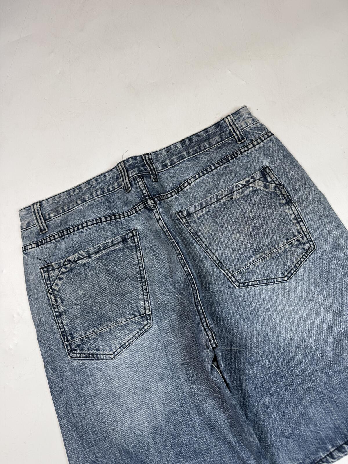 Vintage Y2K baggy hip hop denim jean shorts (W38)