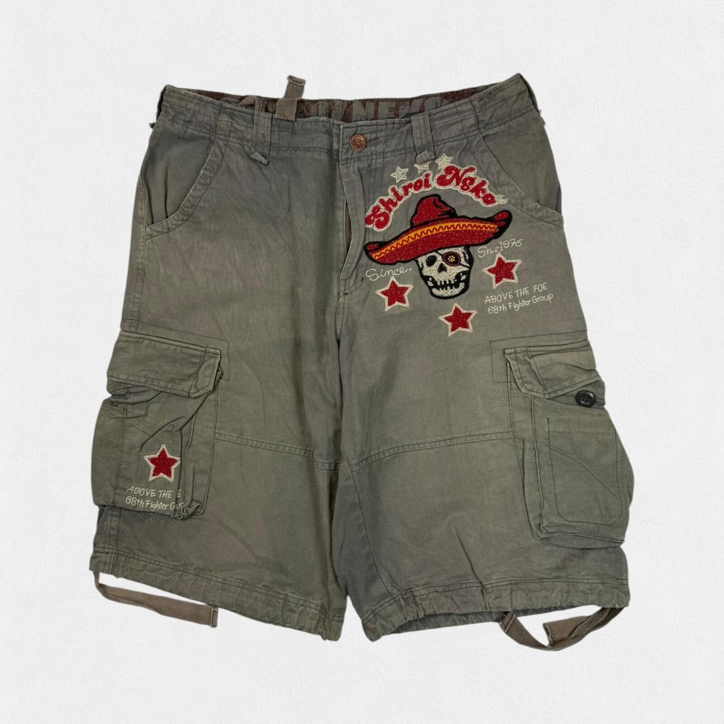 Vintage Y2K Japanese baggy hip hop cargo shorts (W34)