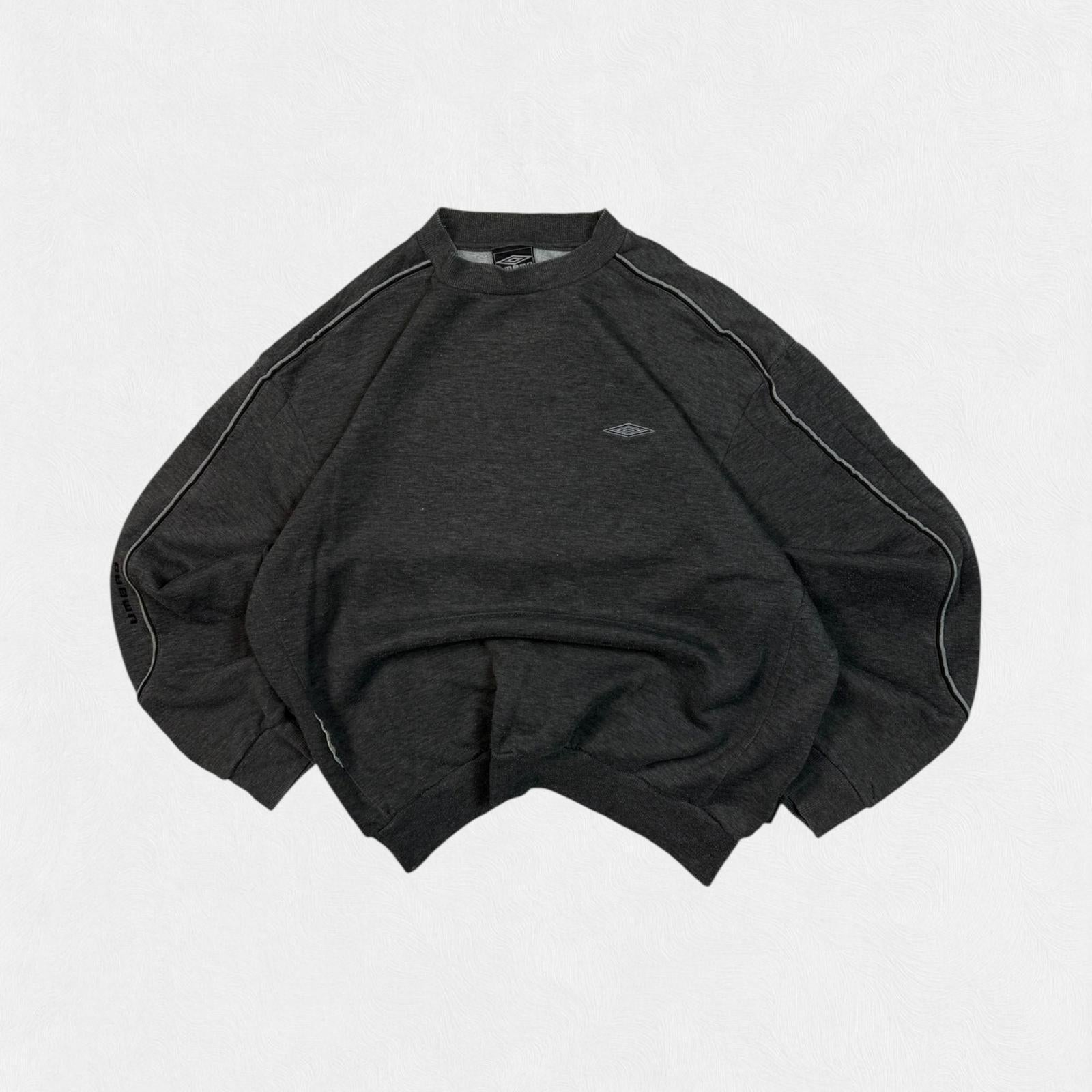 Vintage Umbro small logo sweatshirt (L)