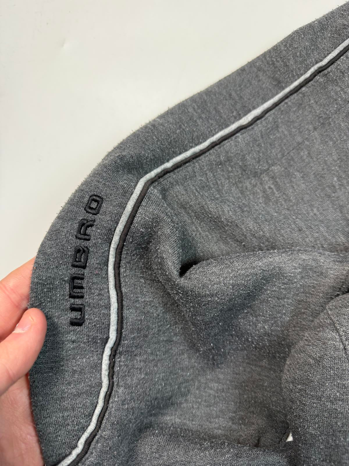 Vintage Umbro small logo sweatshirt (L)