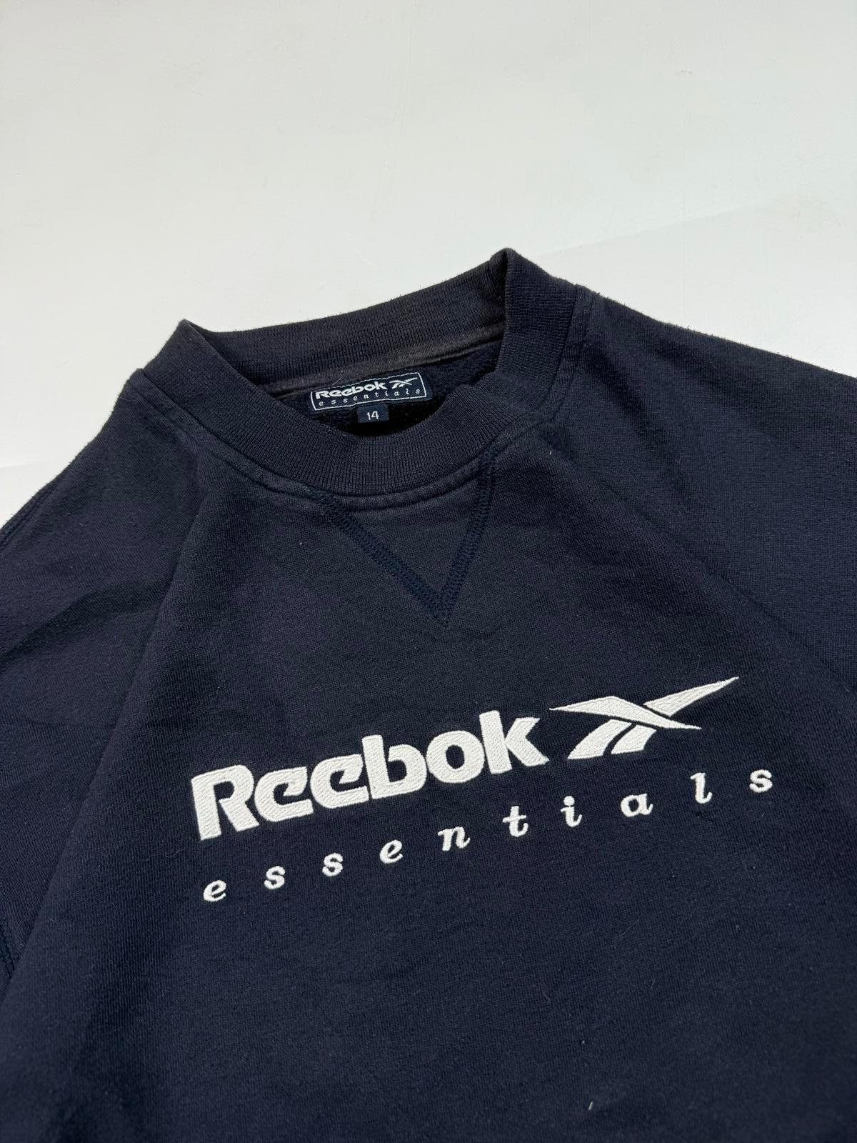 Vintage 90s Reebok spell out sweatshirt (M)