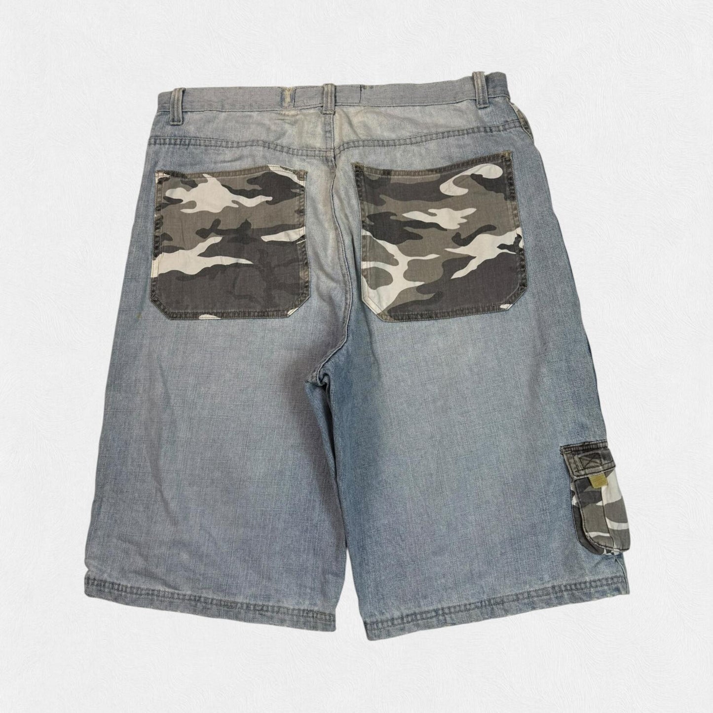 Vintage Y2K baggy hip hop jorts (W36)