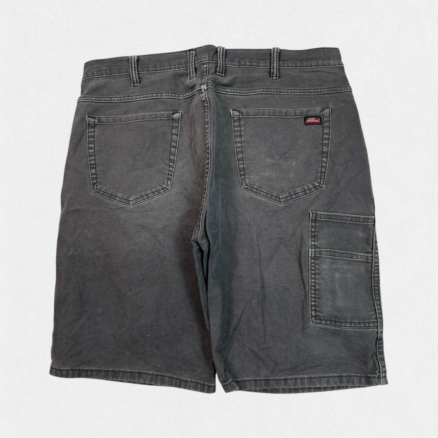 Dickies baggy carpenter shorts (W38)