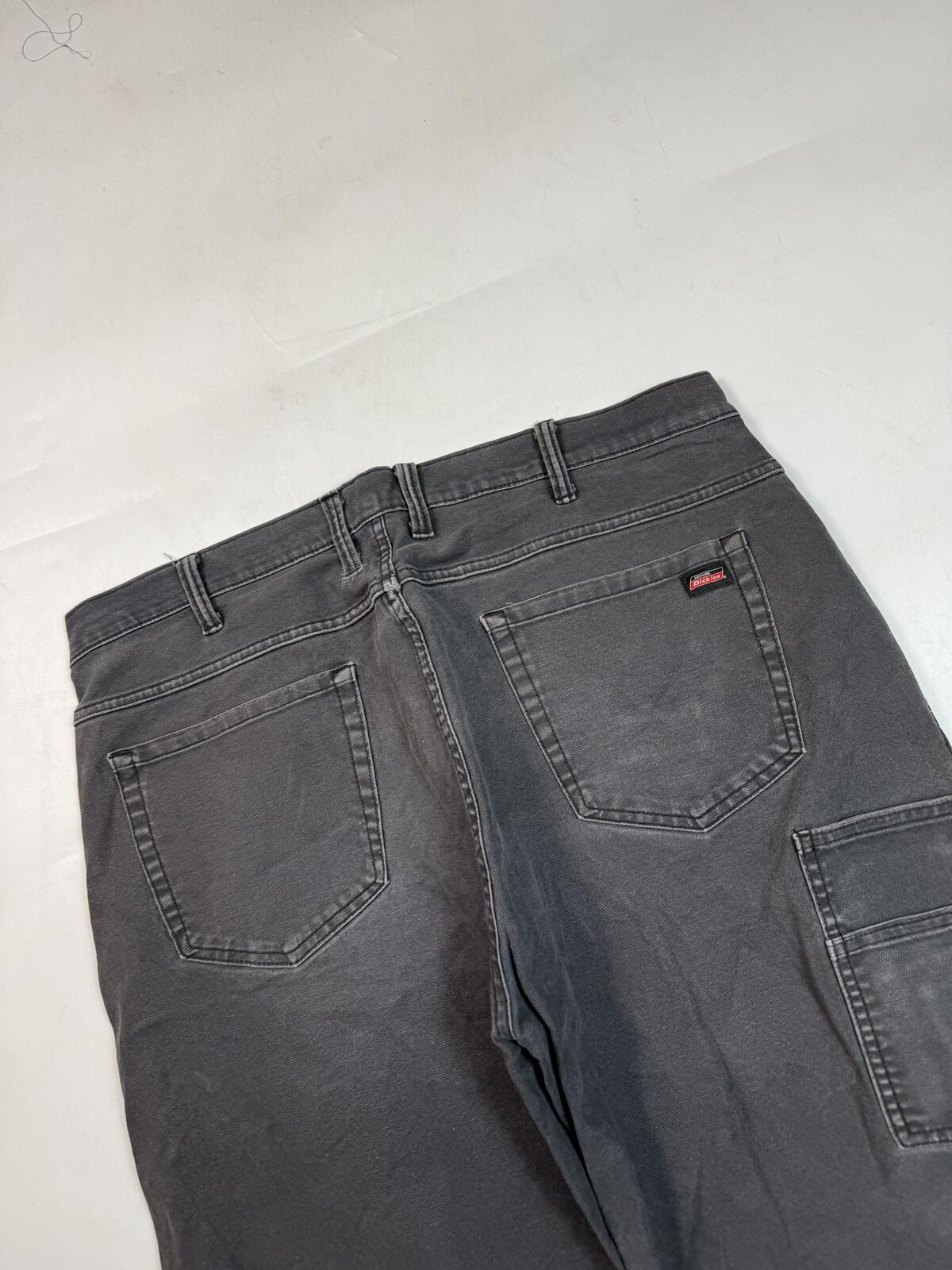 Dickies baggy carpenter shorts (W38)