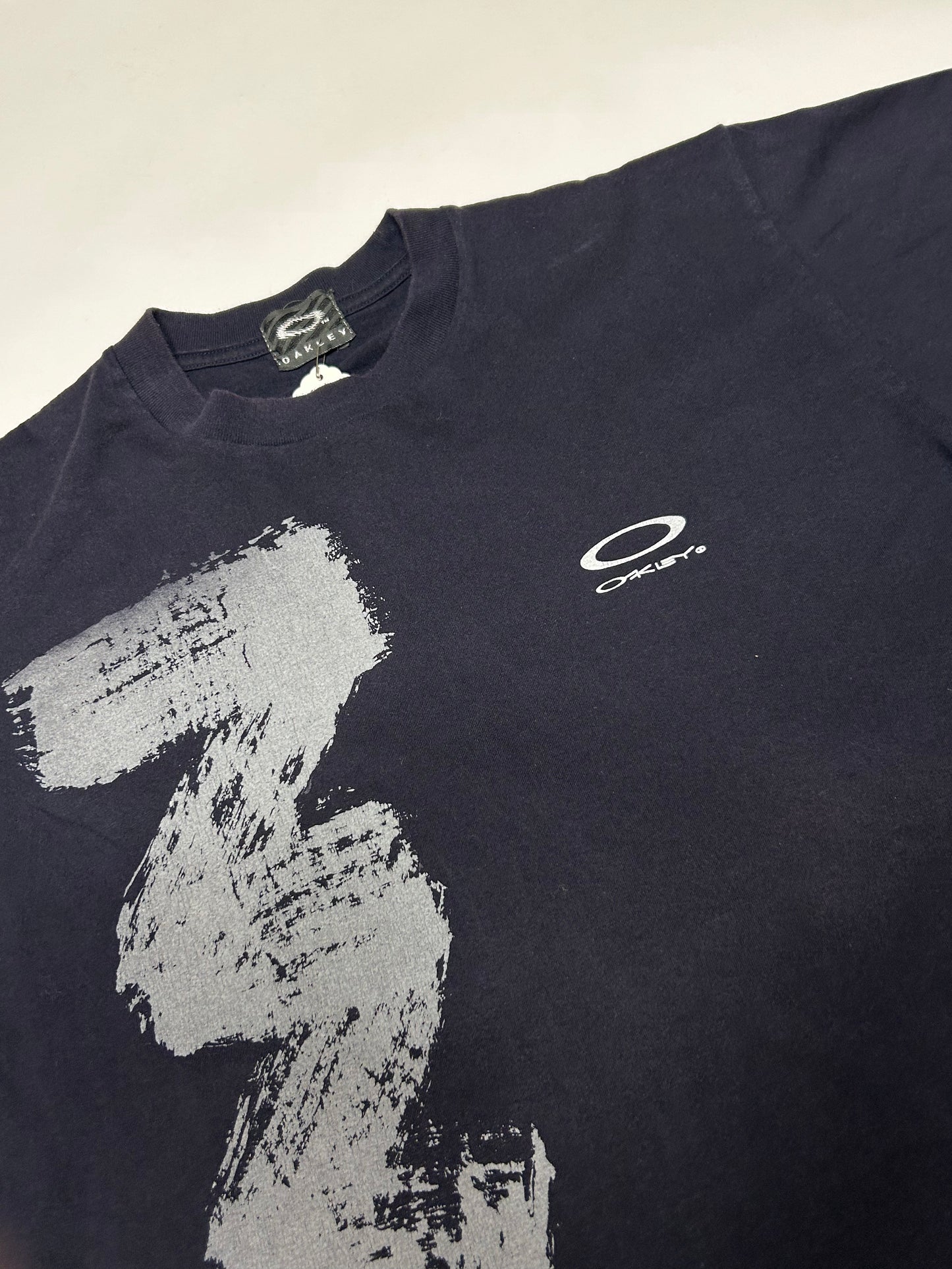 Vintage Oakley tee (L)