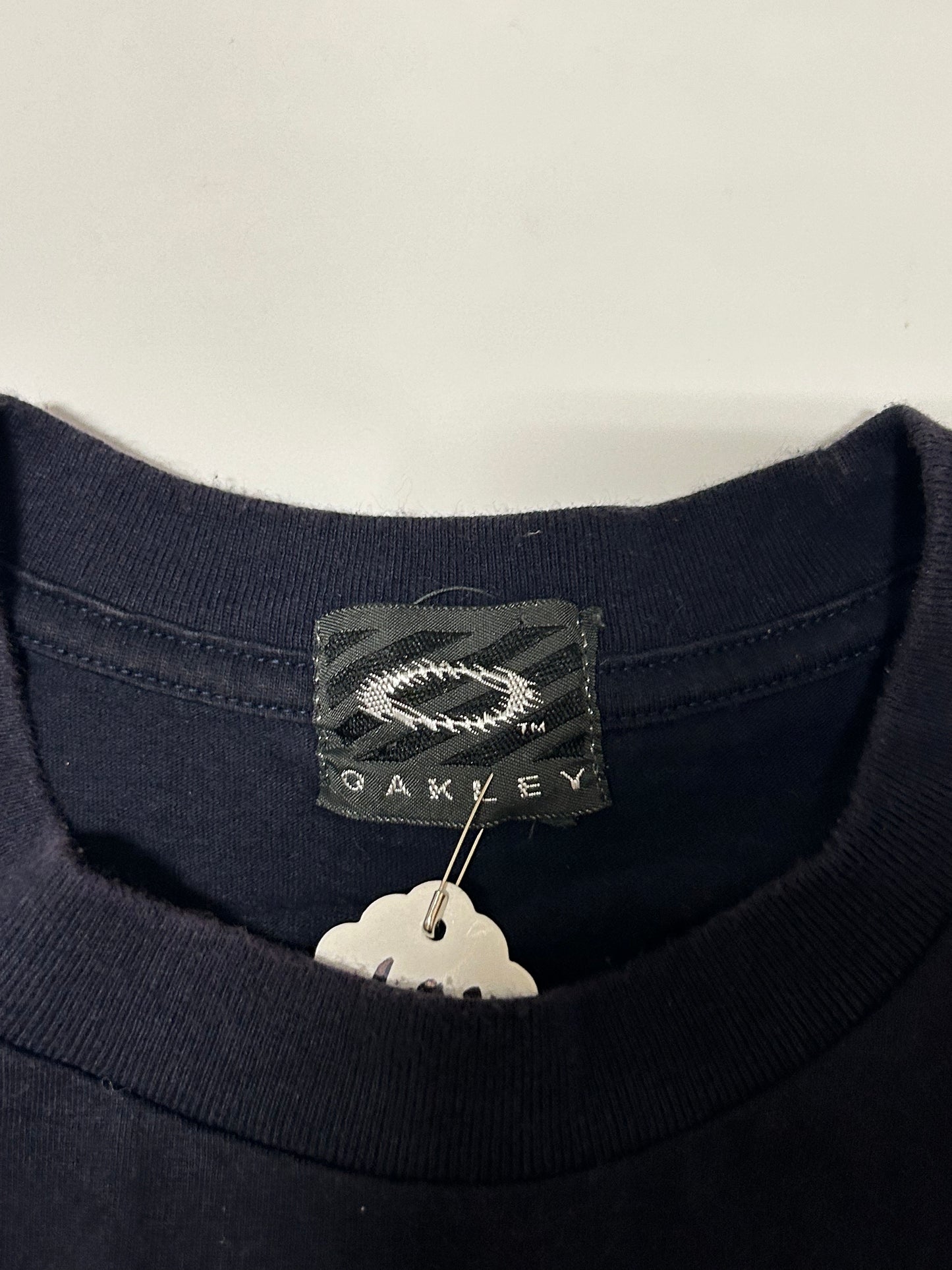 Vintage Oakley tee (L)