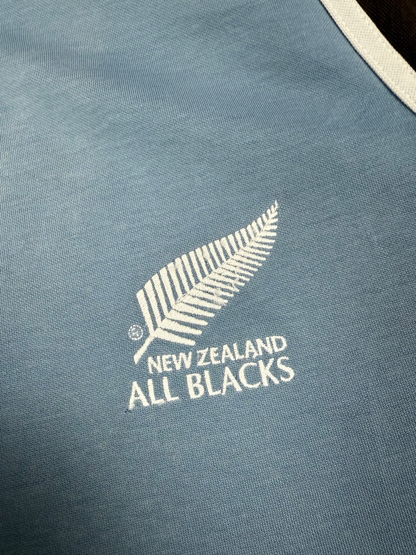 Vintage New Zealand 2001/02 Adidas training rugby union shirt (L)