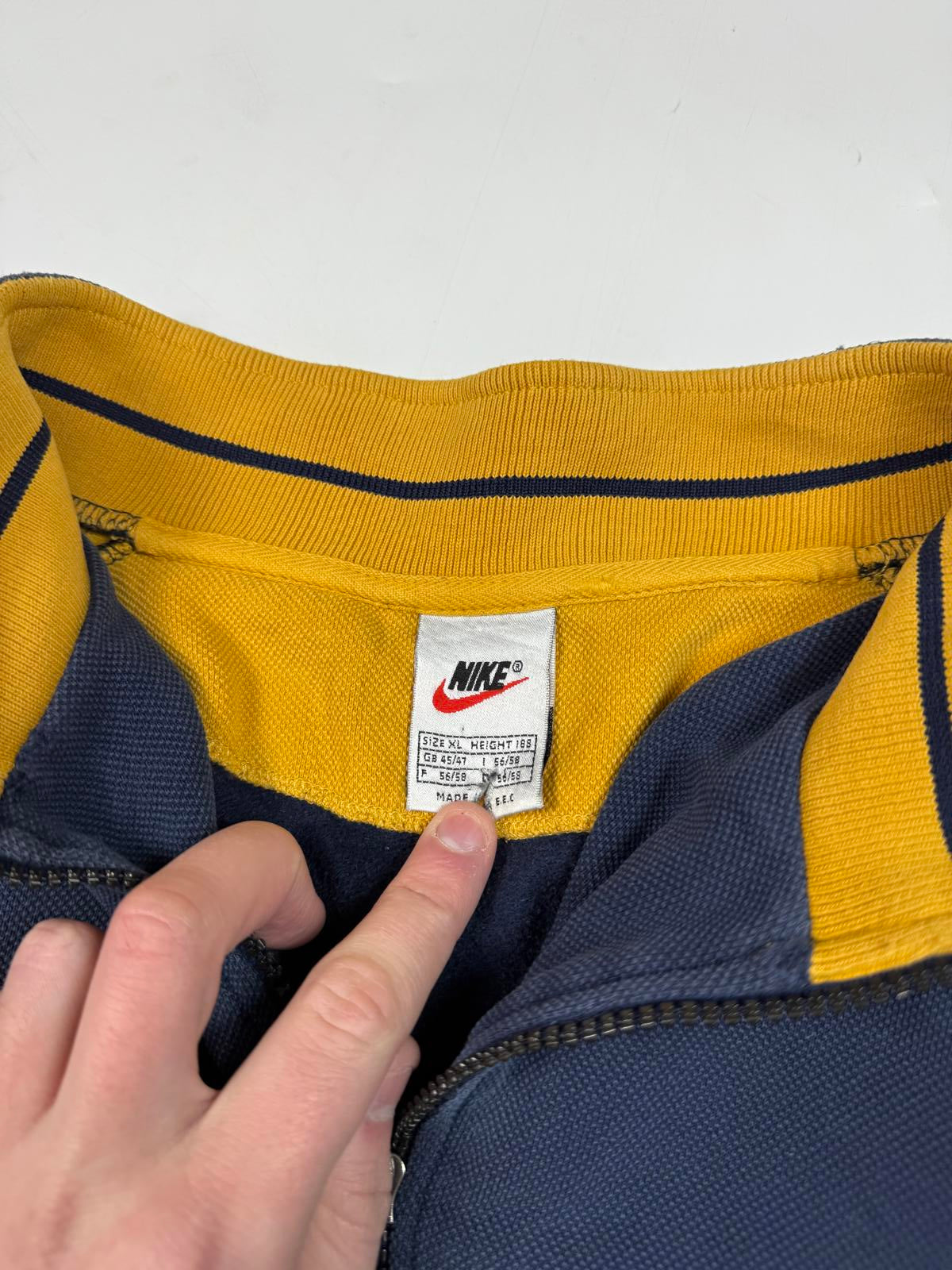 Vintage 90s Nike centre swoosh quarter zip sweatshirt (XL)