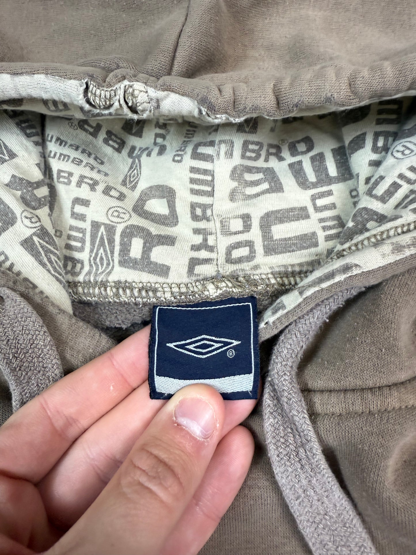 Vintage Umbro centre logo hoodie (L)