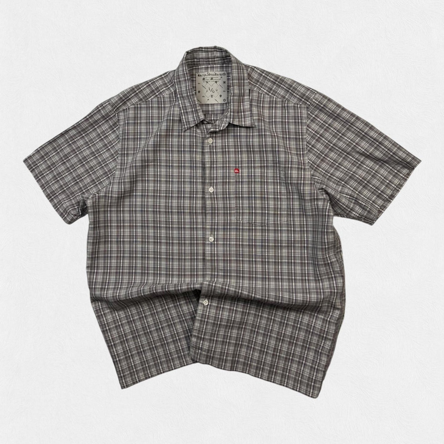 Vintage Y2K Quiksilver checkered short sleeve shirt (L)