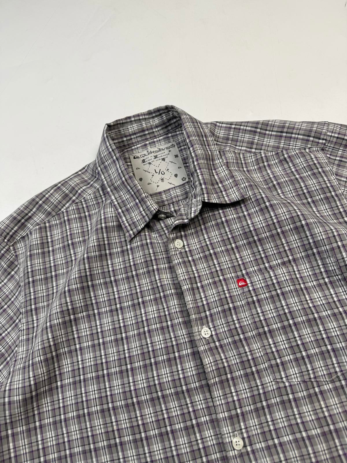 Vintage Y2K Quiksilver checkered short sleeve shirt (L)