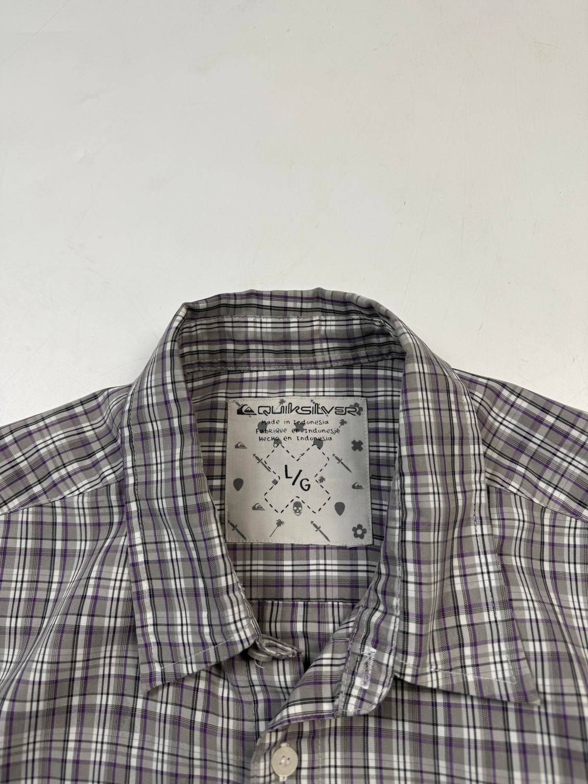 Vintage Y2K Quiksilver checkered short sleeve shirt (L)
