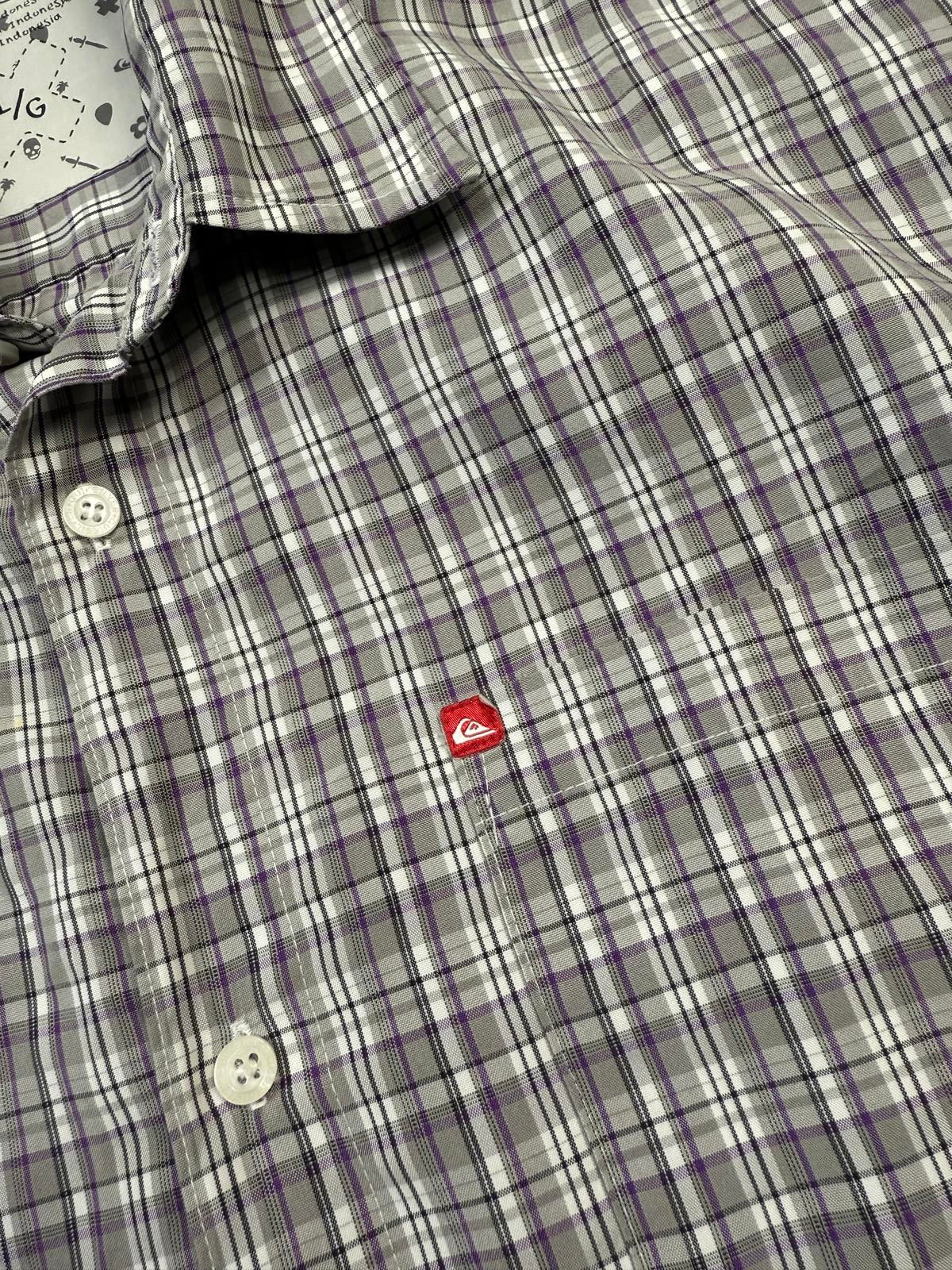 Vintage Y2K Quiksilver checkered short sleeve shirt (L)