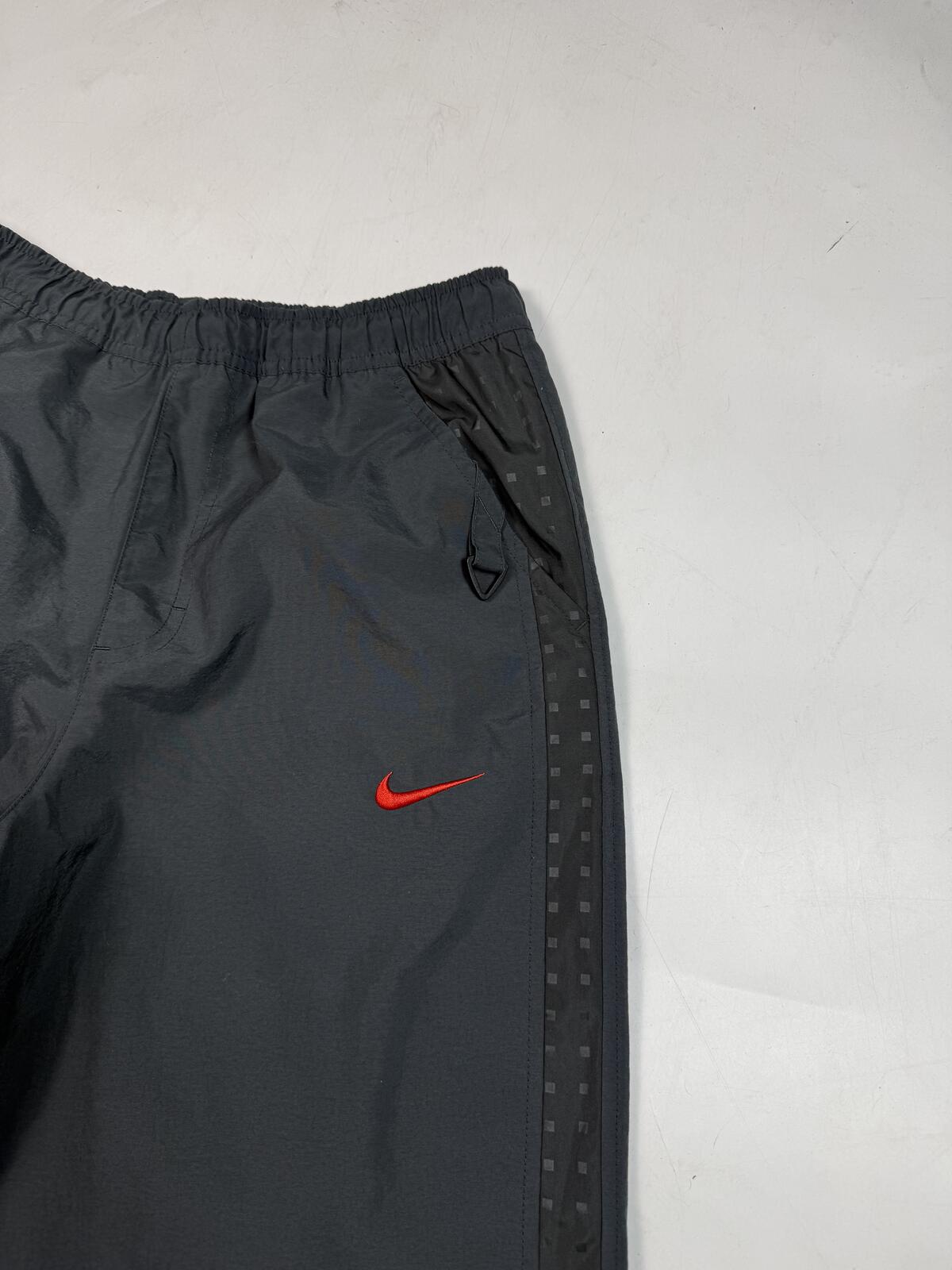 Vintage Y2K Nike baggy track pants (S)