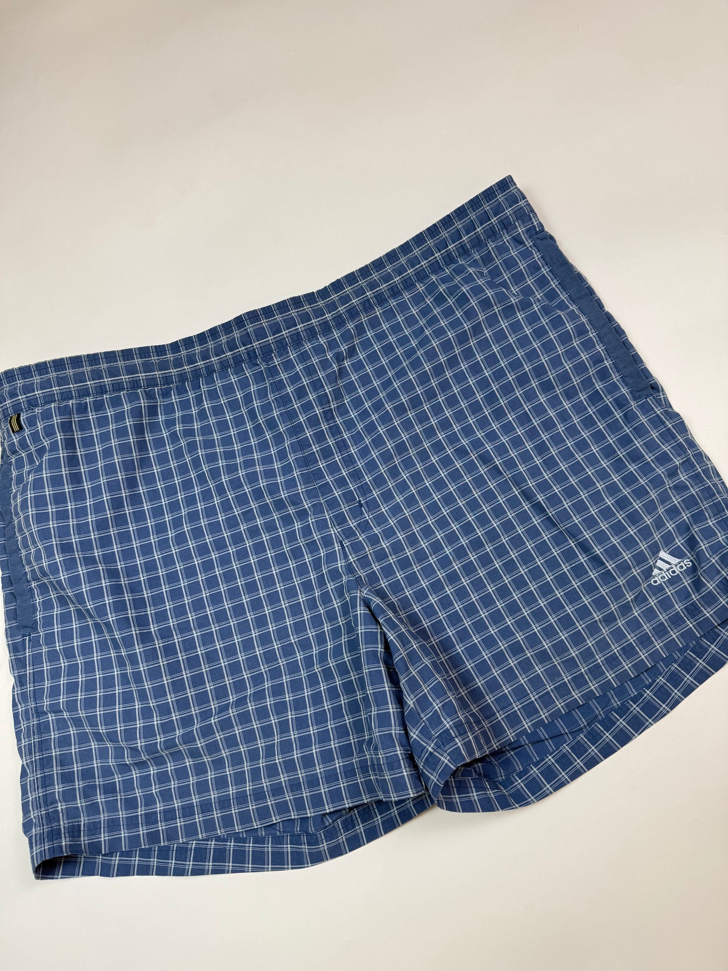Vintage Adidas checkered sport shorts (L)