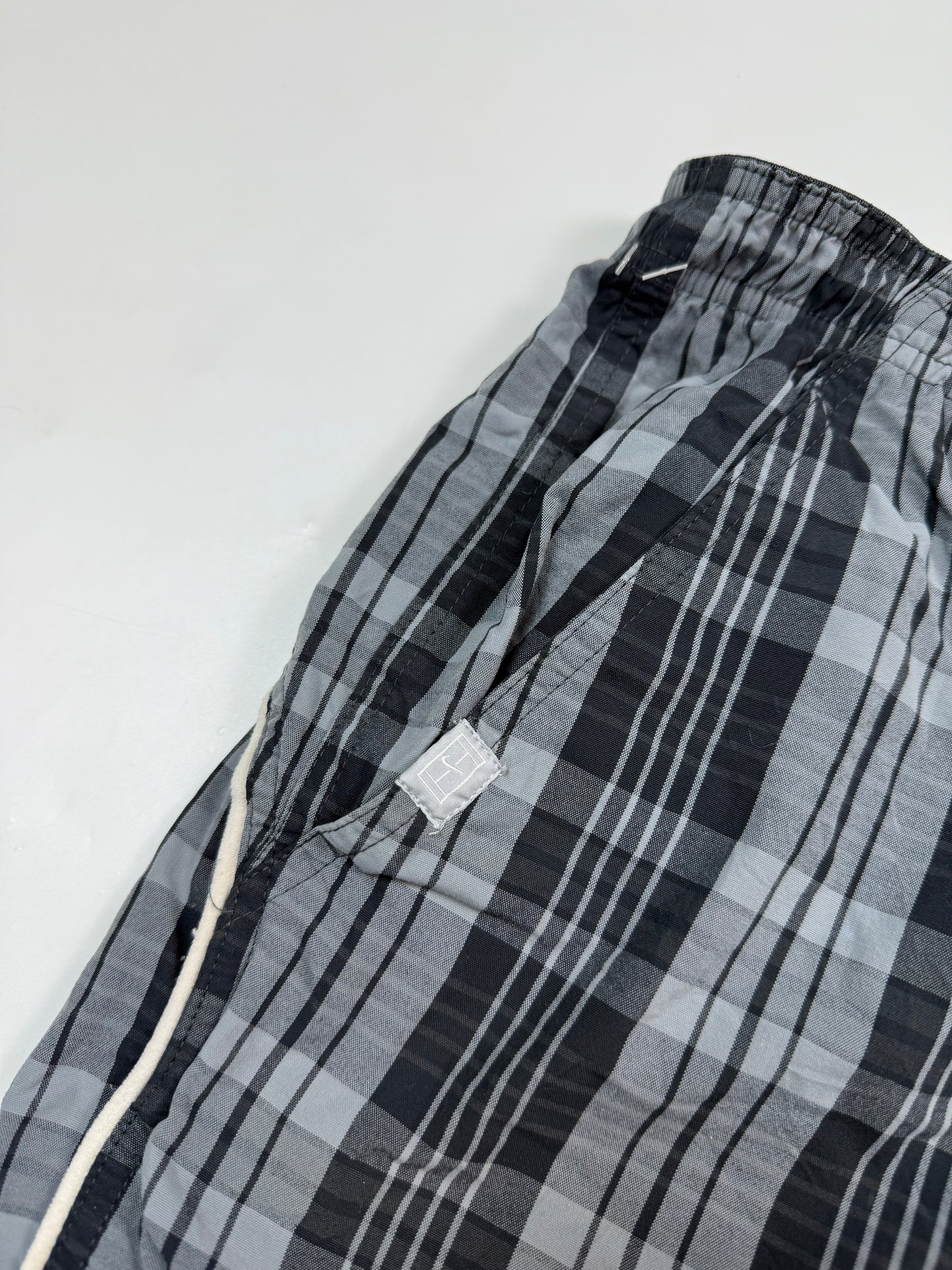 Vintage Nike baggy checkered sport shorts (L)