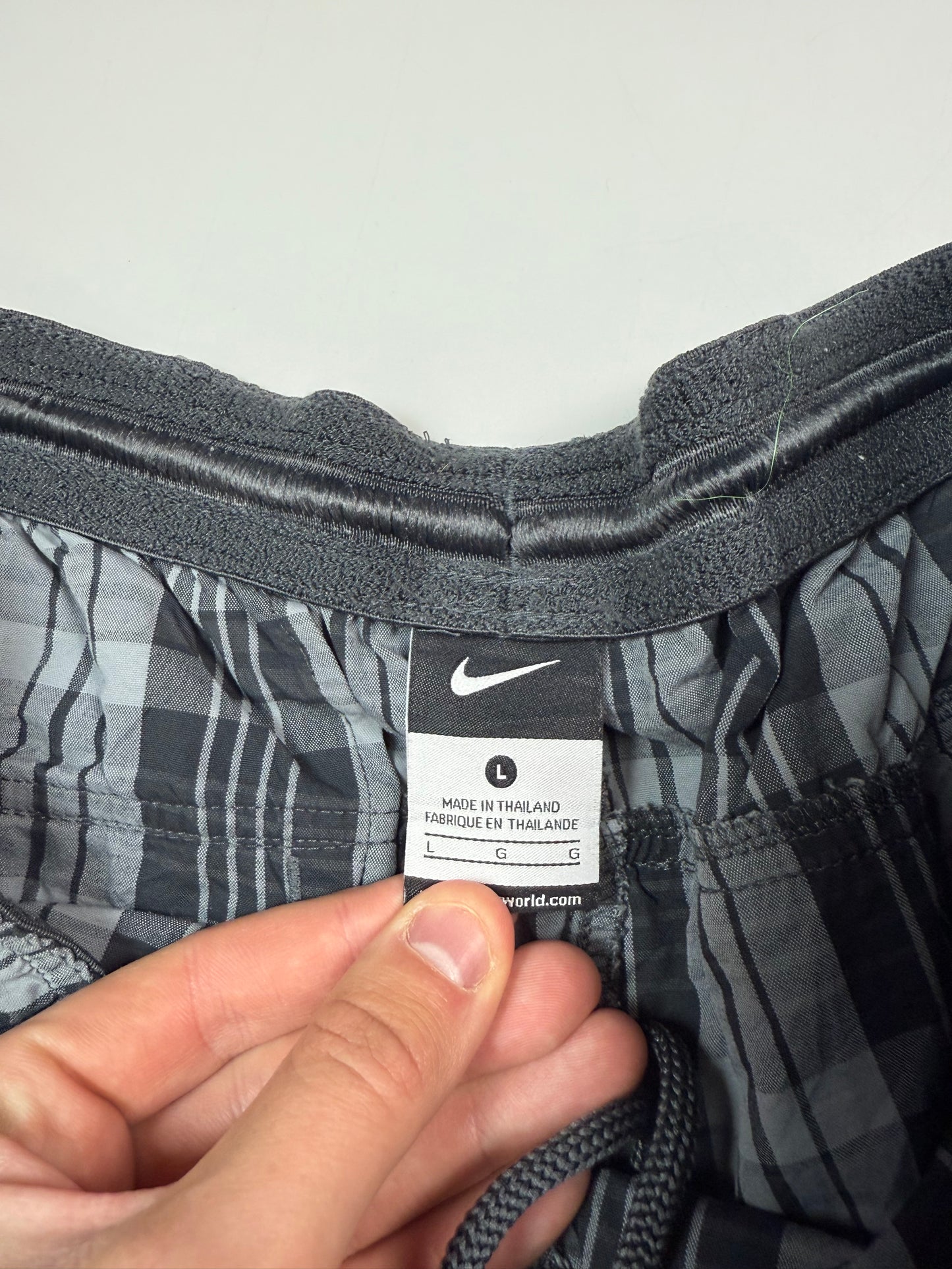 Vintage Nike baggy checkered sport shorts (L)
