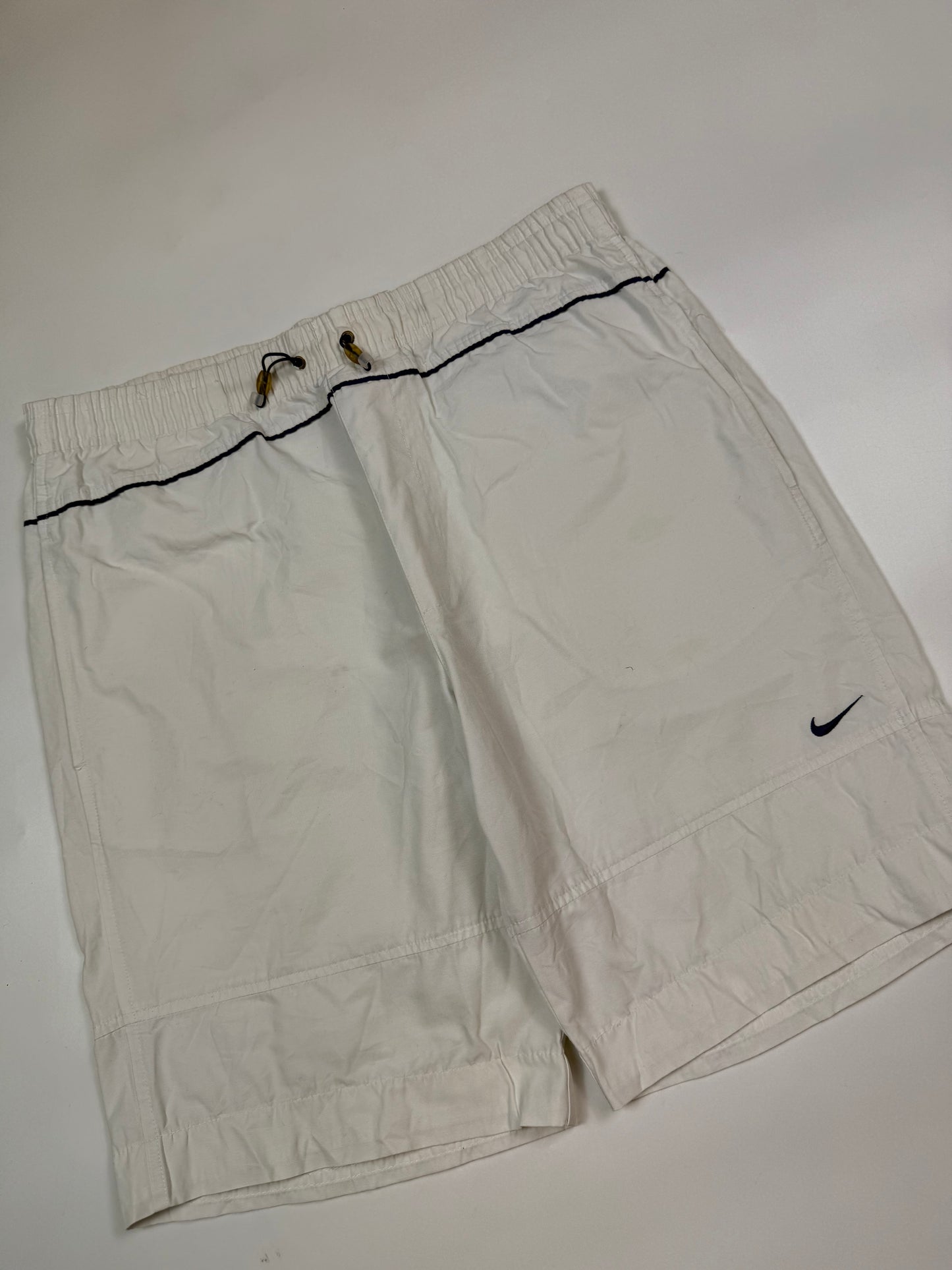 Vintage Nike mini swoosh baggy sport shorts (M)