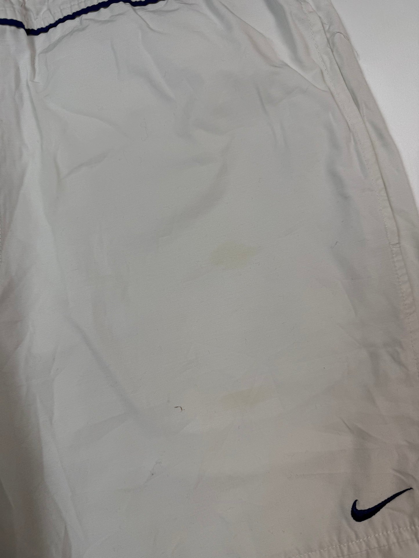 Vintage Nike mini swoosh baggy sport shorts (M)