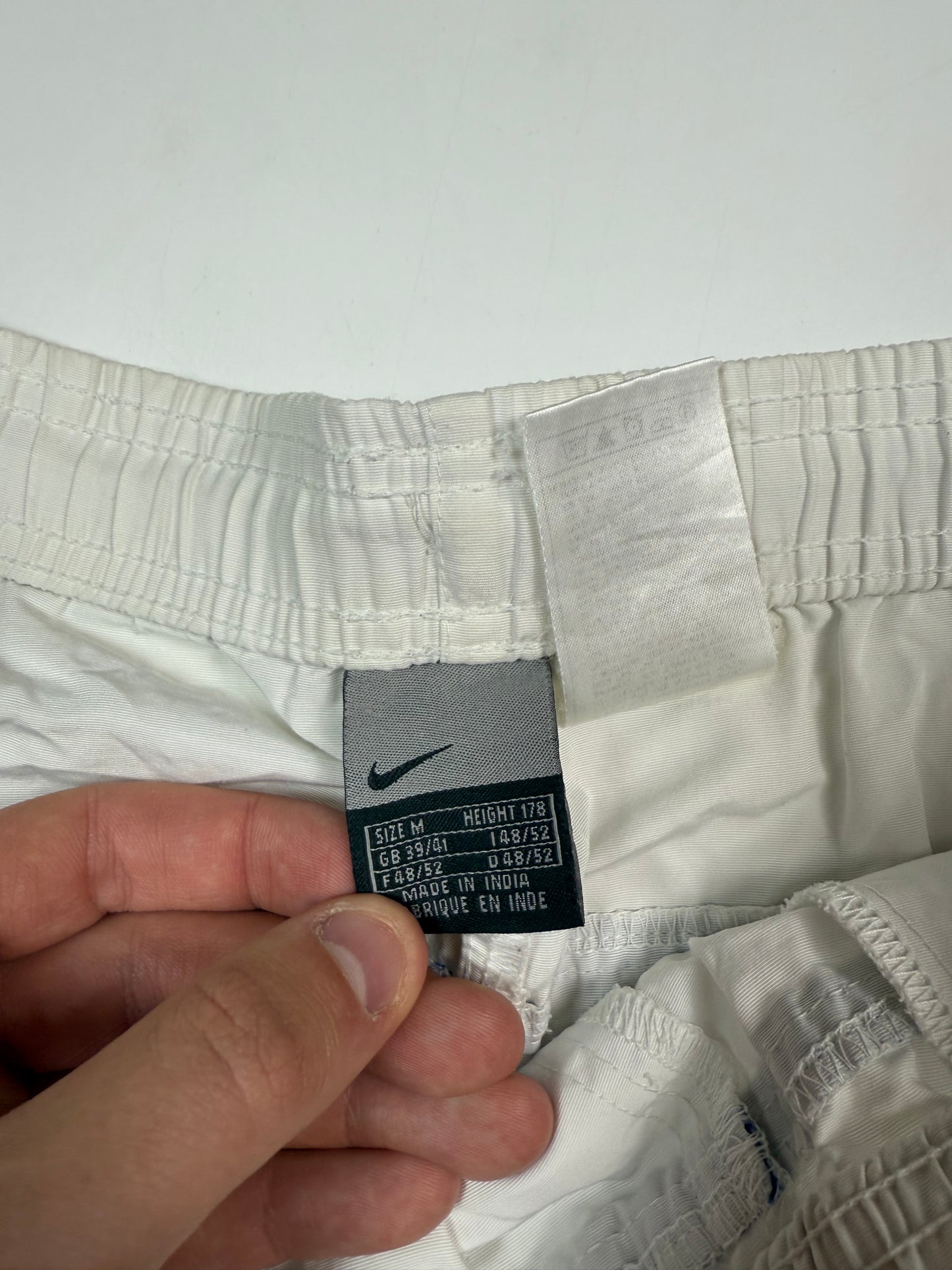 Vintage Nike mini swoosh baggy sport shorts (M)