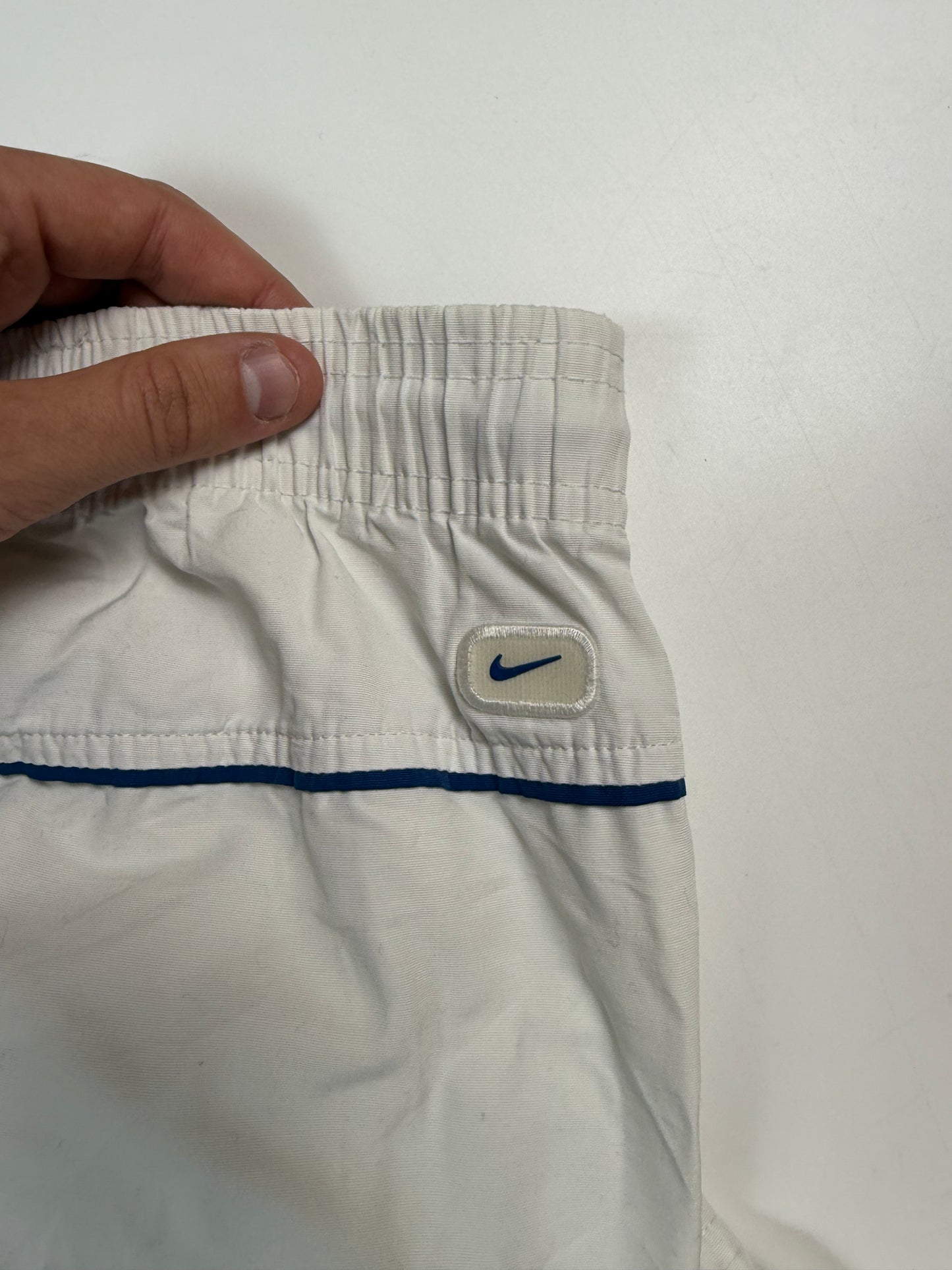Vintage Nike mini swoosh baggy sport shorts (M)