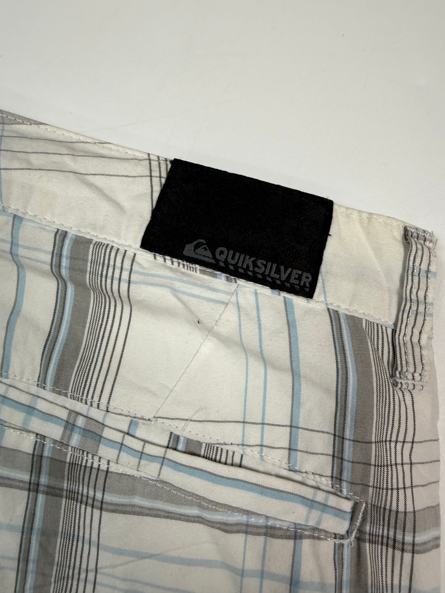 Vintage Quiksilver baggy checkered shorts (W30)
