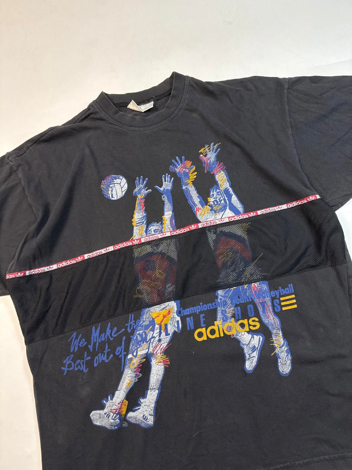 Vintage 90s Adidas Originals volleyball tee (L)