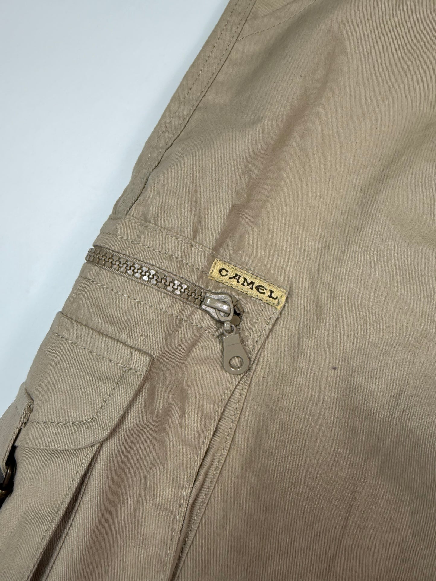 Vintage Camel baggy cargo shorts (W36)