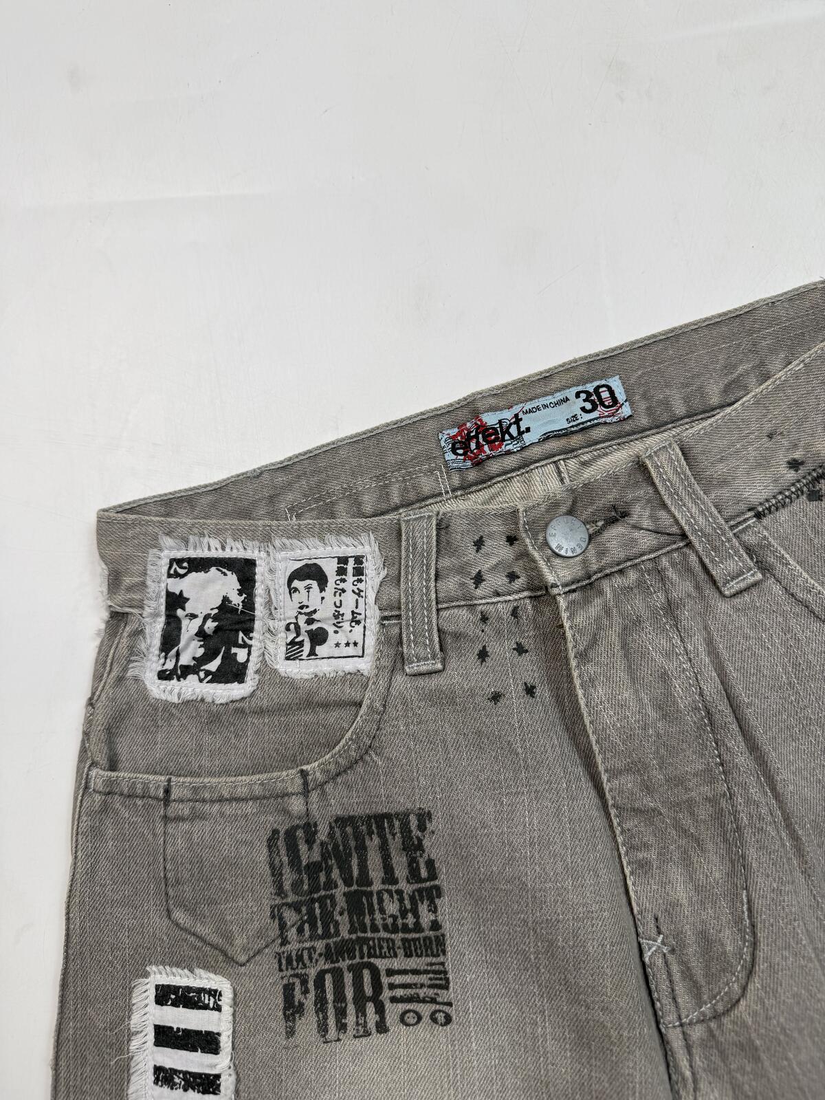 Vintage Y2K baggy hip hop denim shorts (W30)