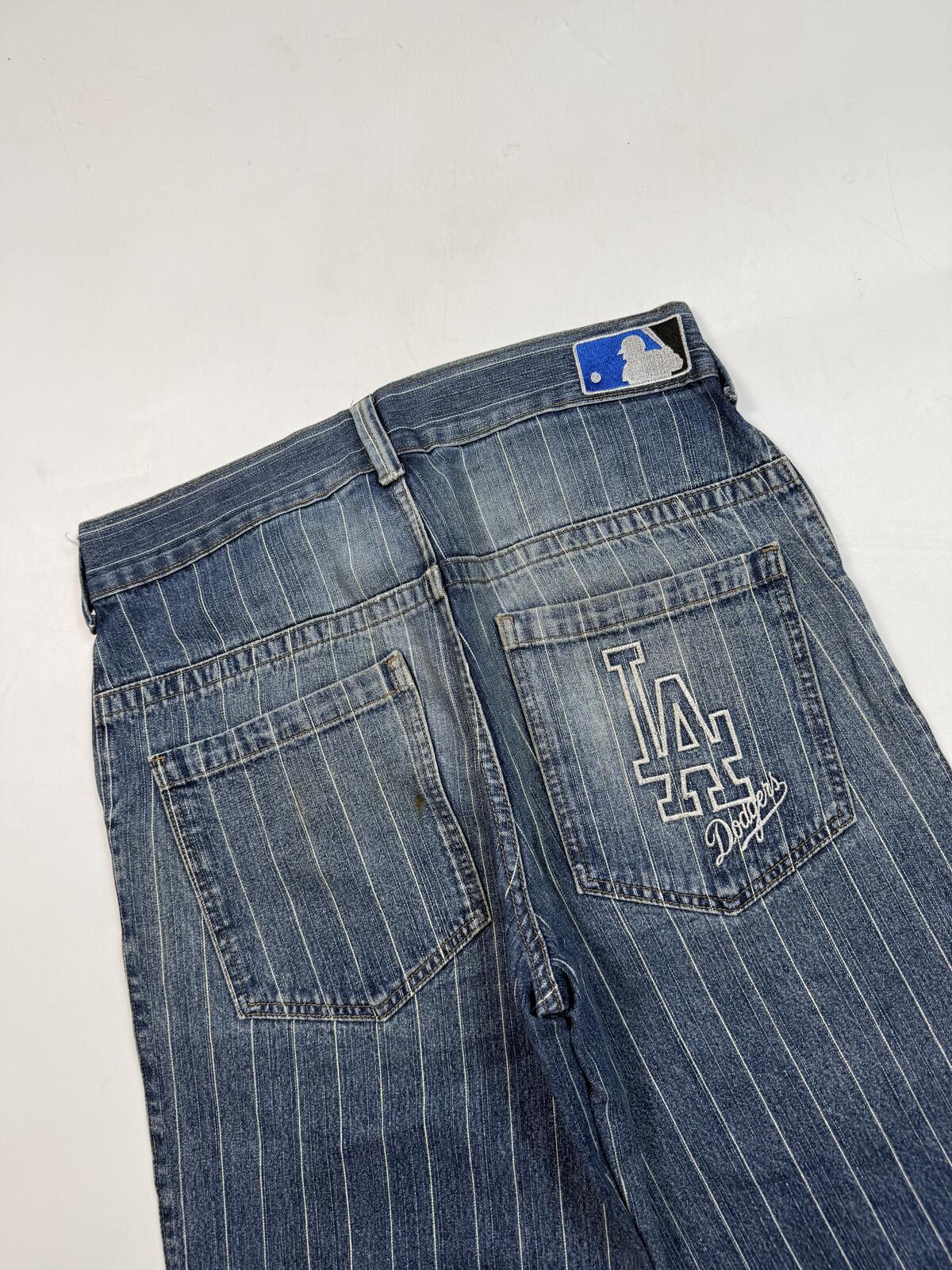Vintage Y2K LA Dodgers baggy pinstriped hip hop jorts (W32)