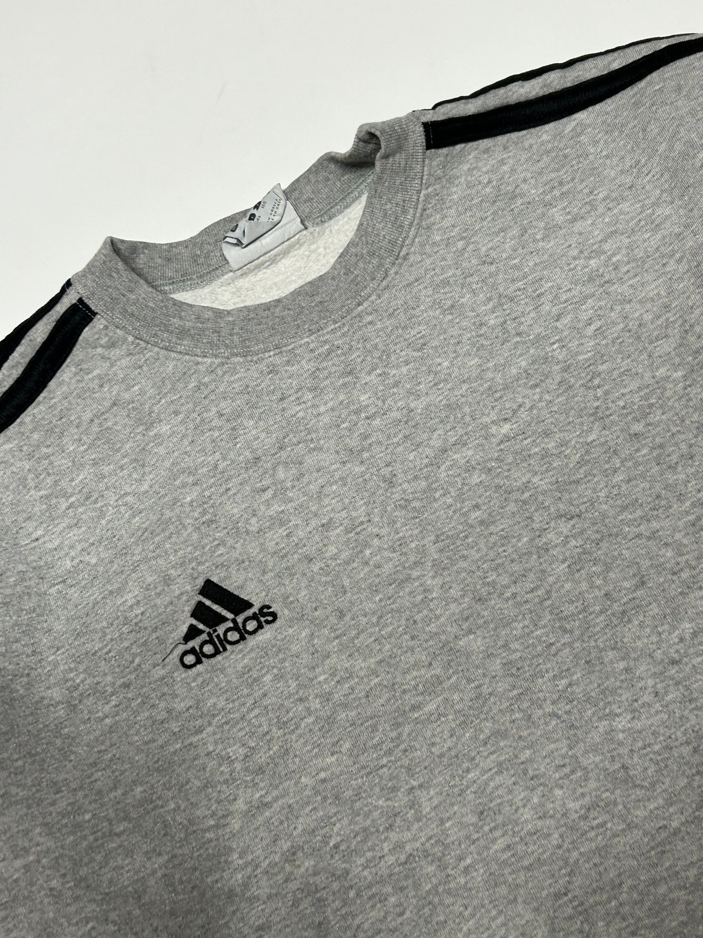 Vintage Adidas small logo sweatshirt (XS)