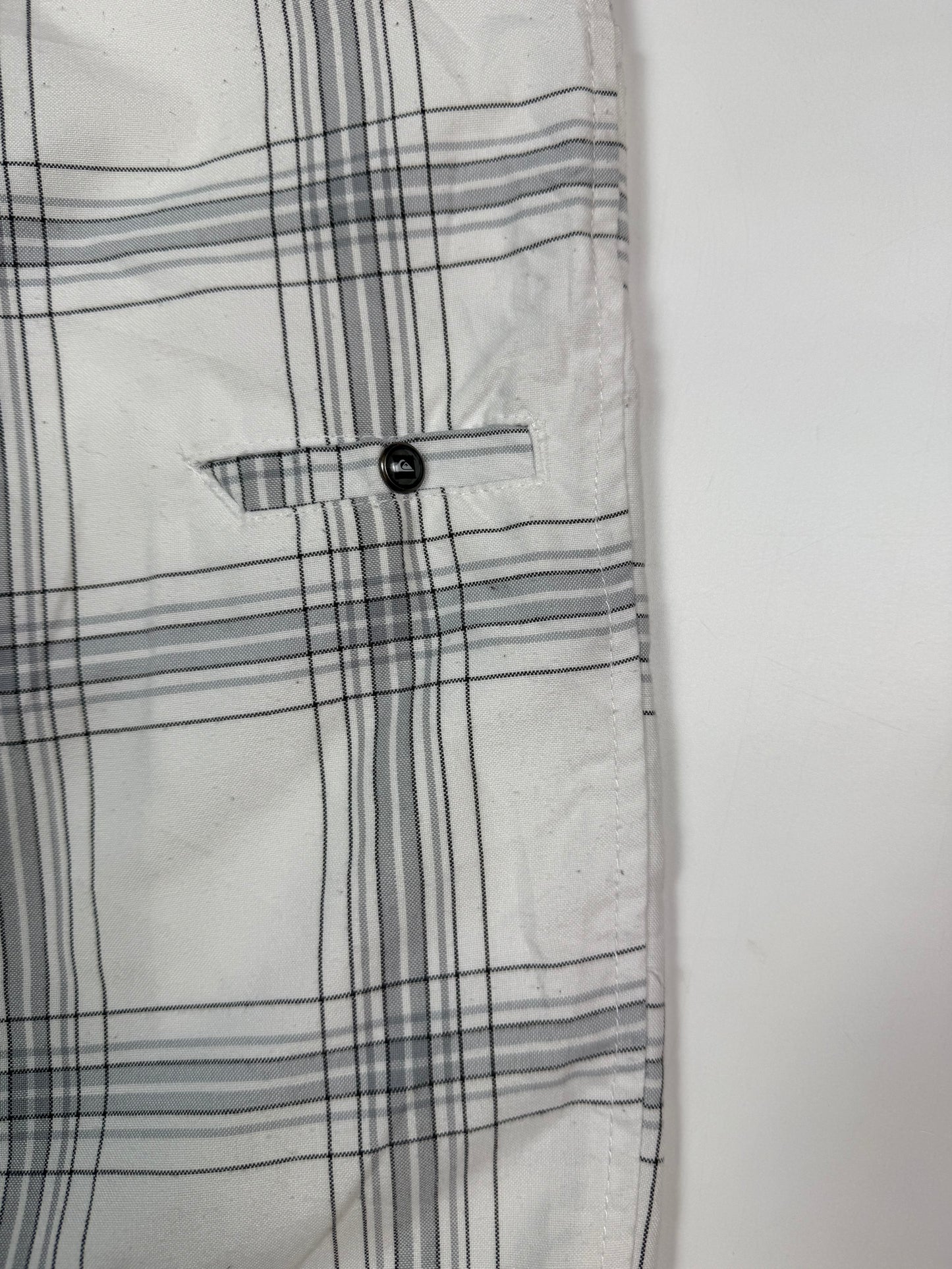 Vintage Quiksilver baggy checkered shorts (W30)