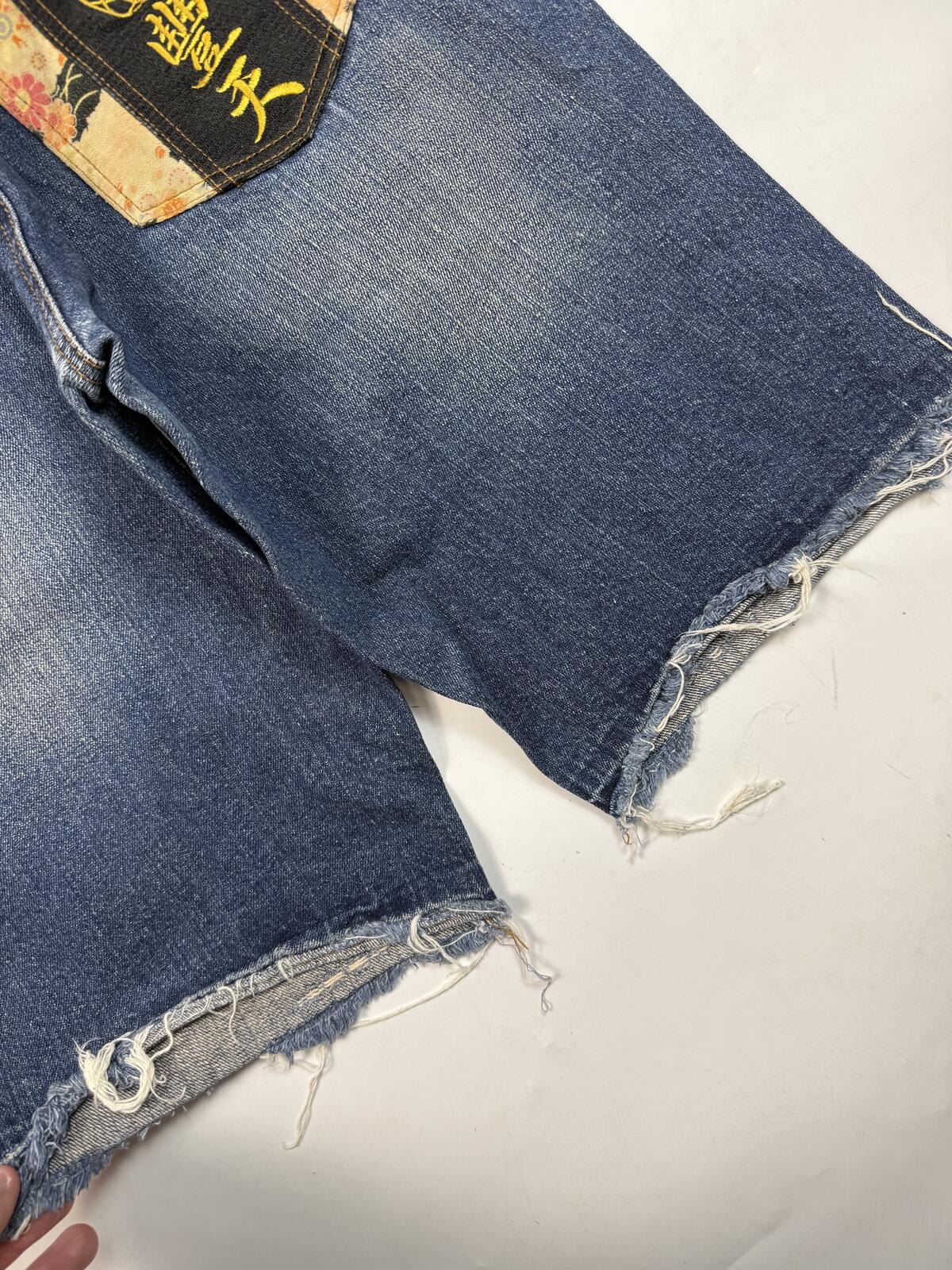 Vintage Y2K Japanese baggy hip hop jorts (W32)