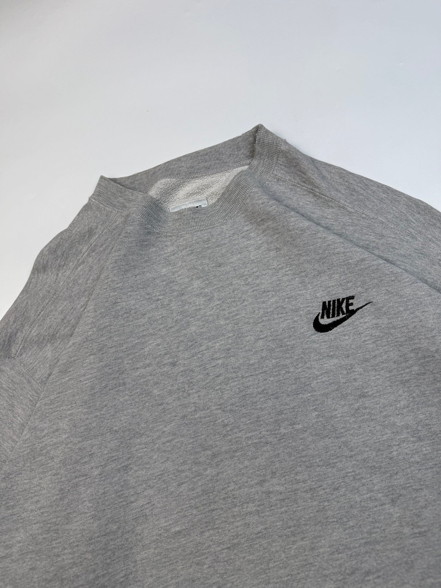 Vintage 90s Nike small logo sweatshirt (M)