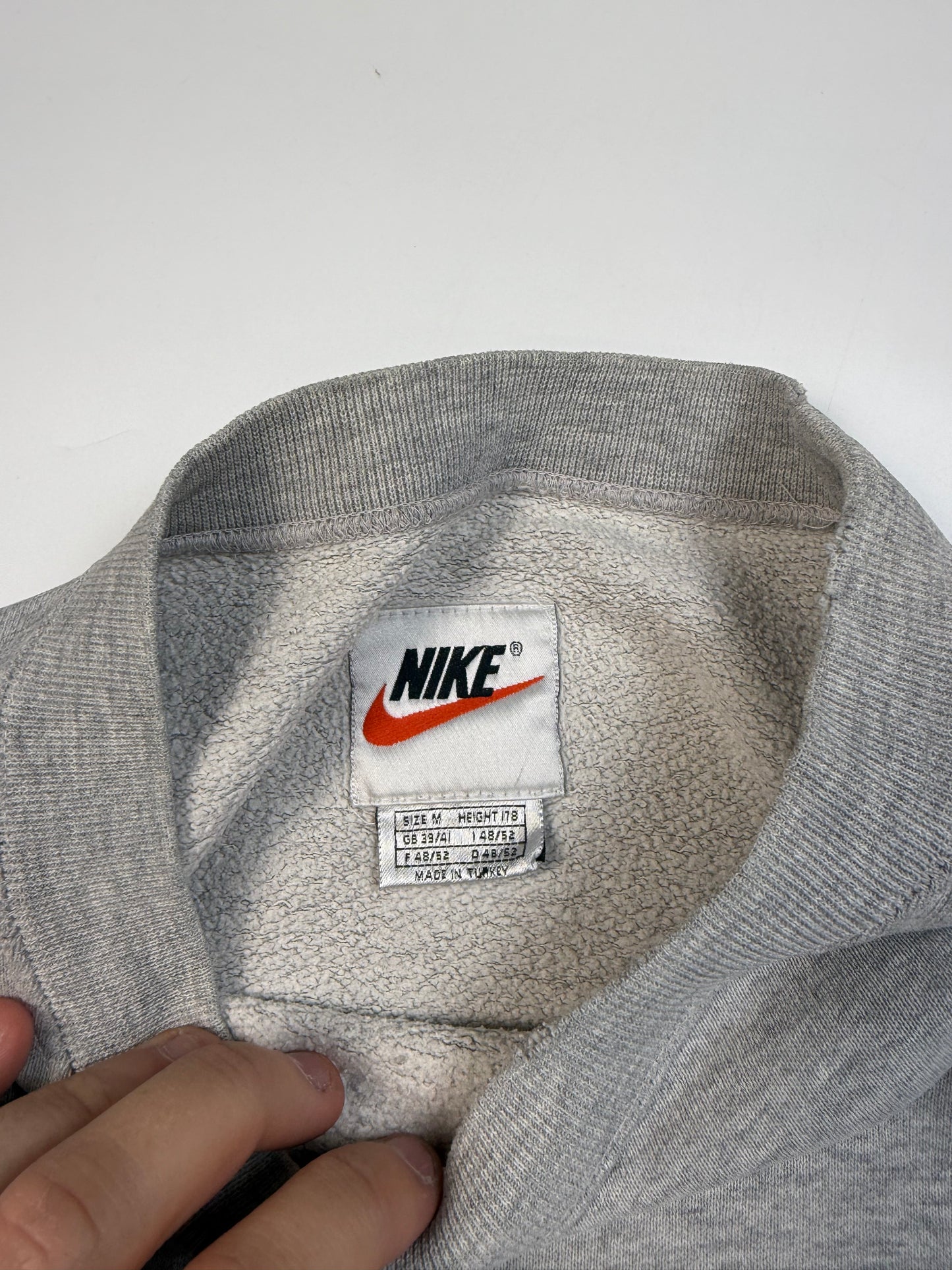 Vintage 90s Nike small logo sweatshirt (M)