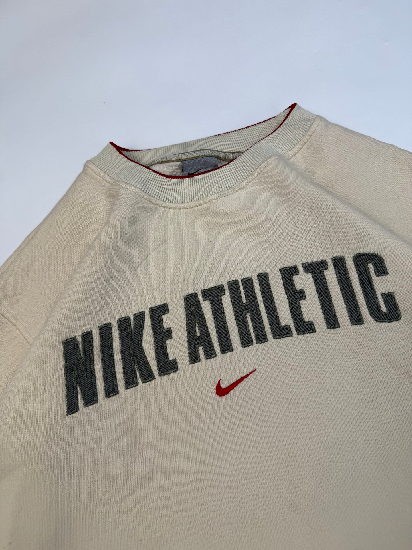Vintage Nike athletic spell out sweatshirt (M)