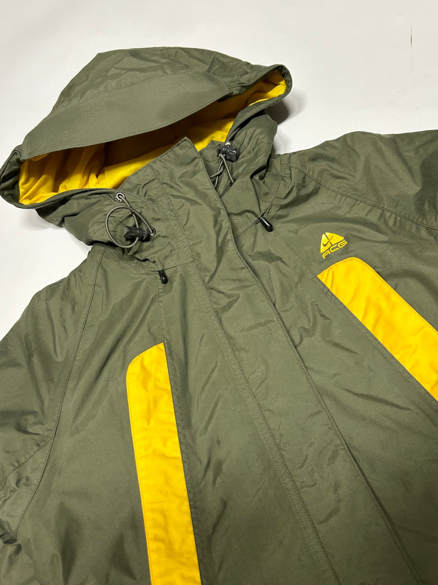 Vintage Nike ACG jacket (M)